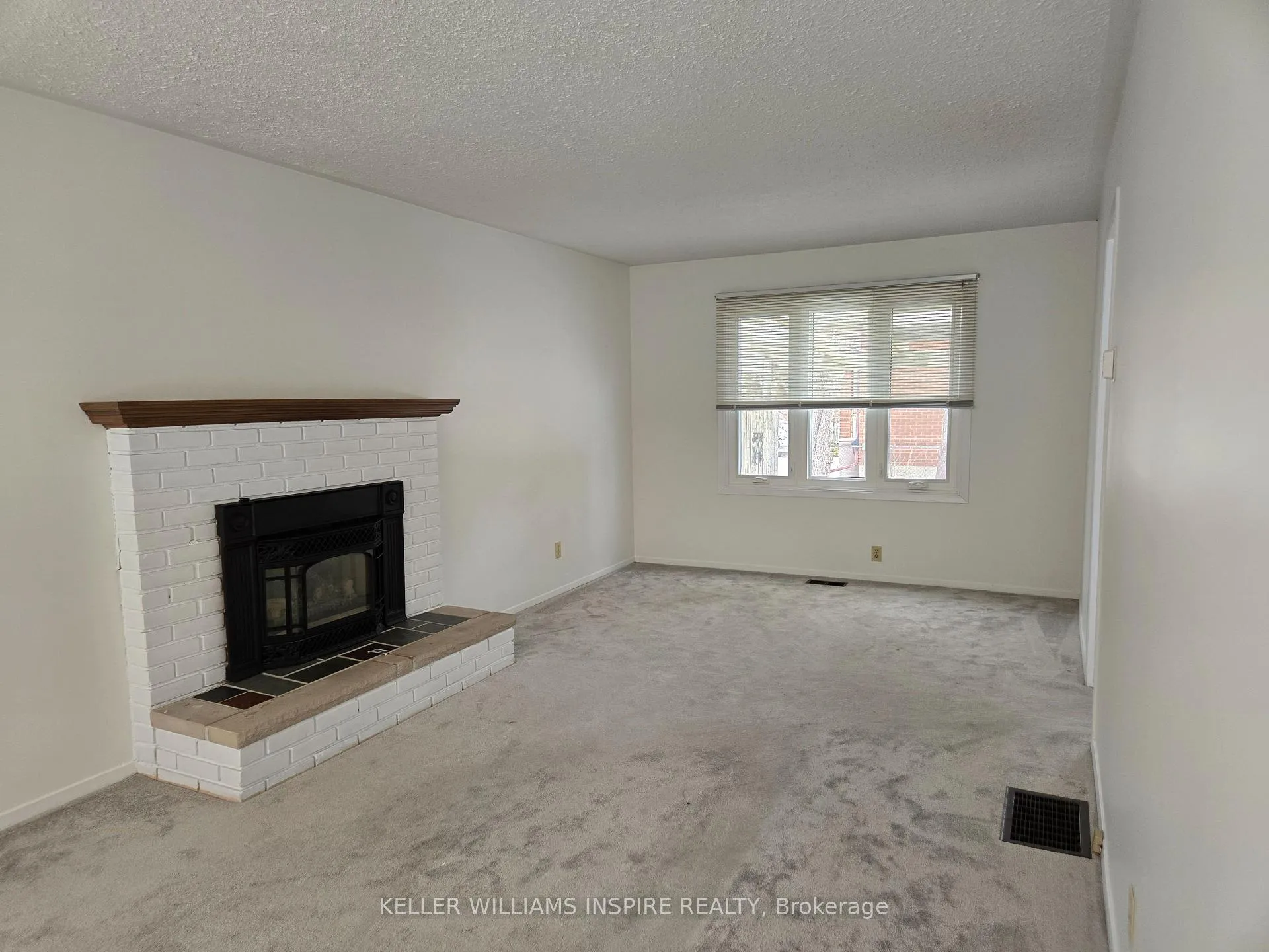 Photo 3 of 10 Flint Drive, Belleville, Belleville Ward — HOMEH