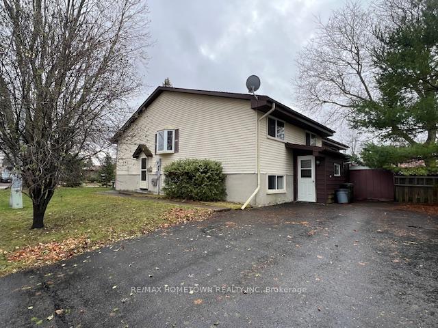 Photo 5 of 787 Colonel Curry Drive, Brockville — HOMEH