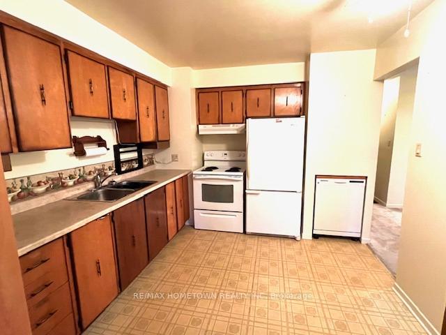 Photo 7 of 787 Colonel Curry Drive, Brockville — HOMEH