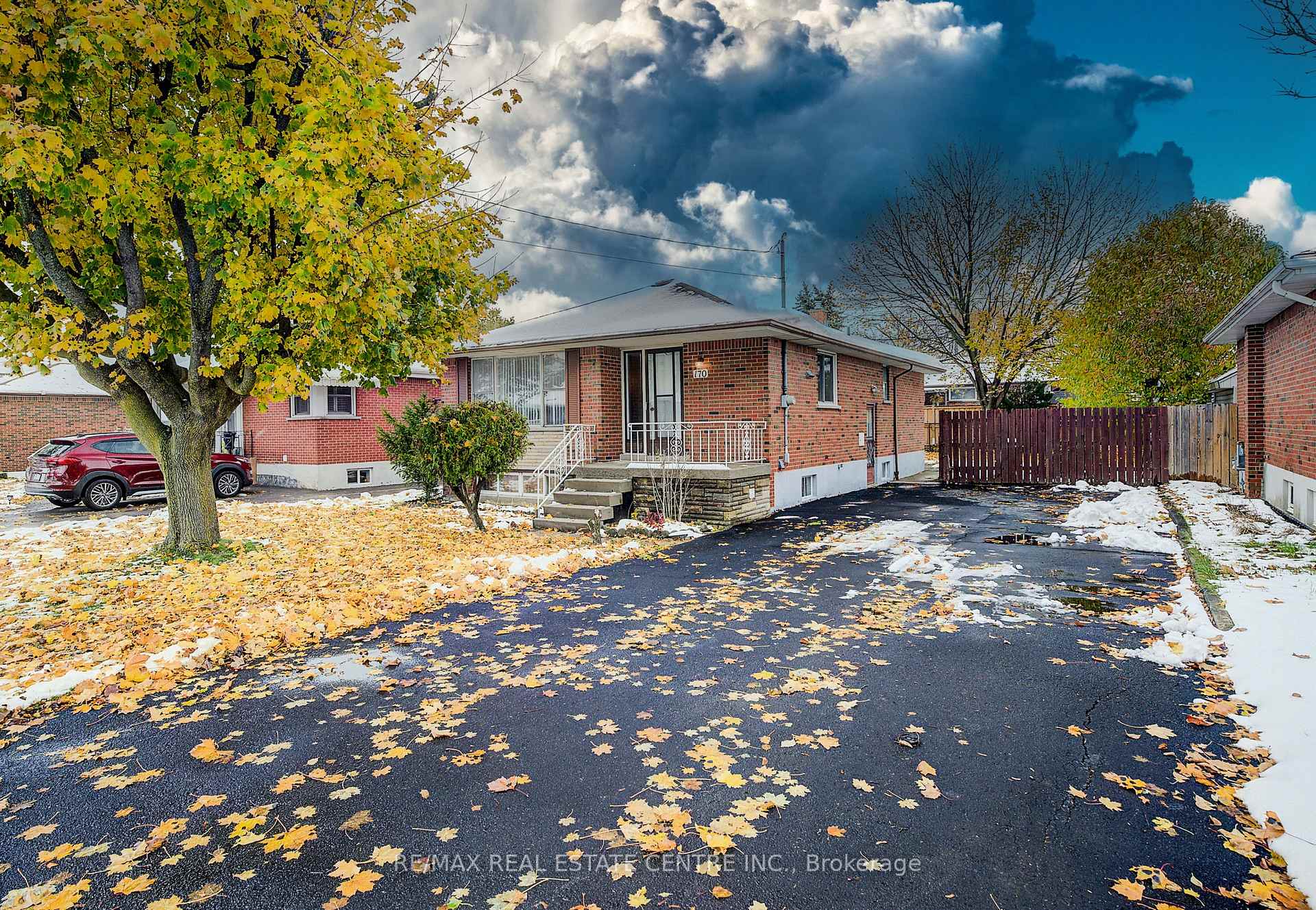 Front of 170 Fernwood Crescent