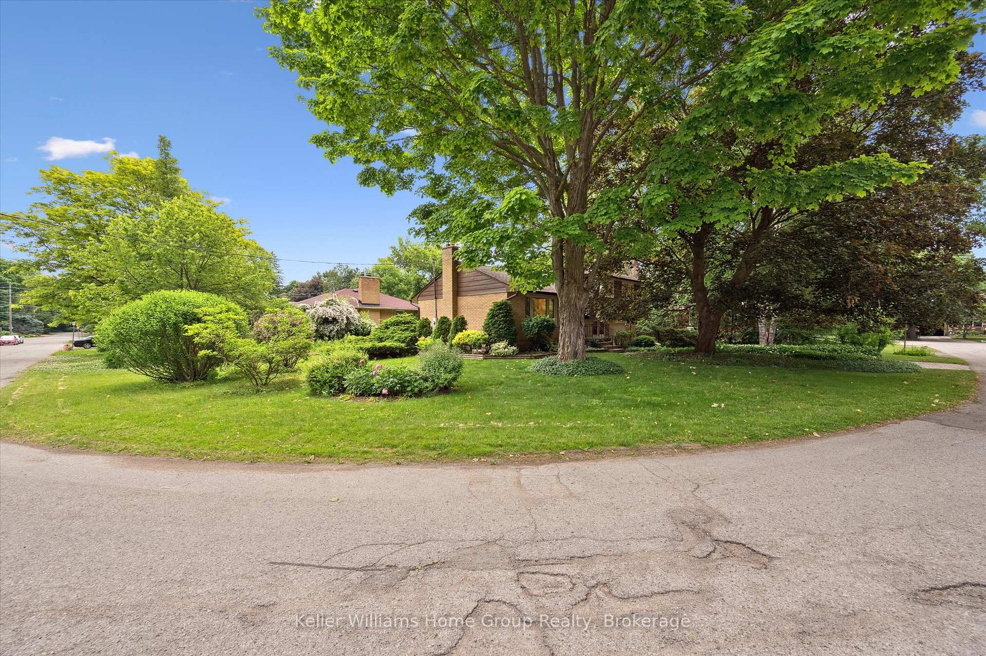 Photo 4 of 34 Hales Crescent, Guelph, Dovercliffe Park/Old University — HOMEH