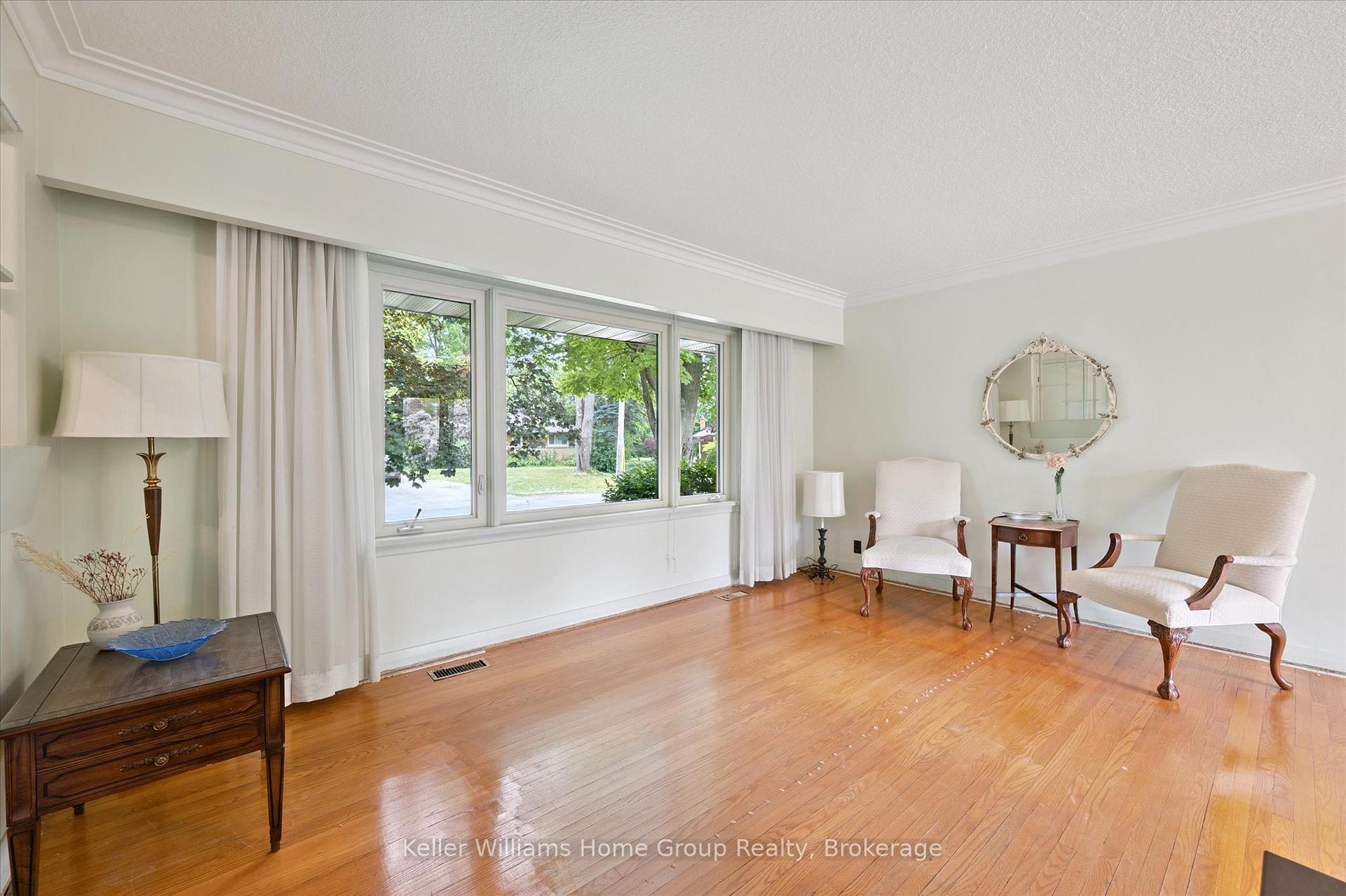 Photo 8 of 34 Hales Crescent, Guelph, Dovercliffe Park/Old University — HOMEH