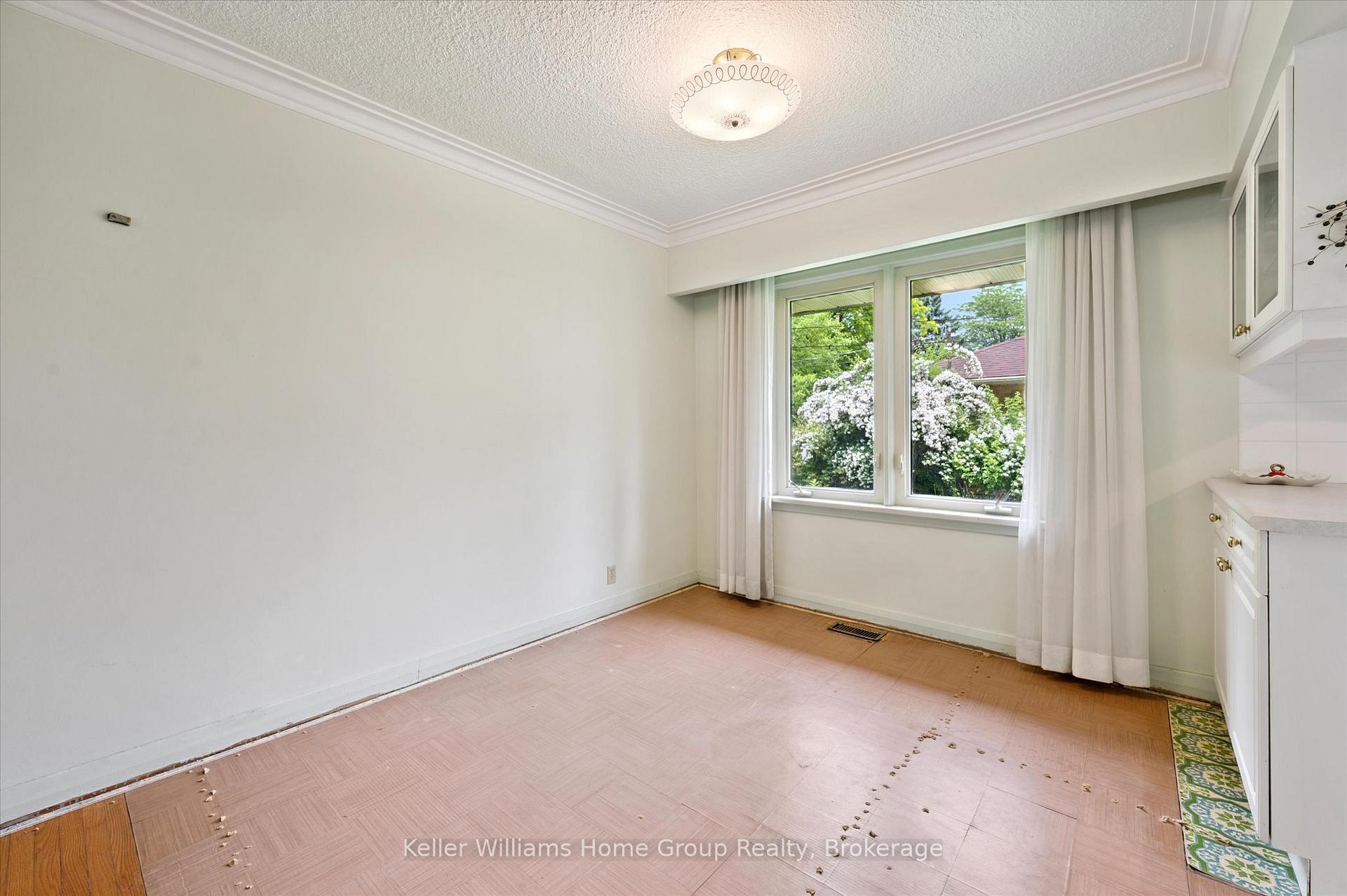 Photo 11 of 34 Hales Crescent, Guelph, Dovercliffe Park/Old University — HOMEH
