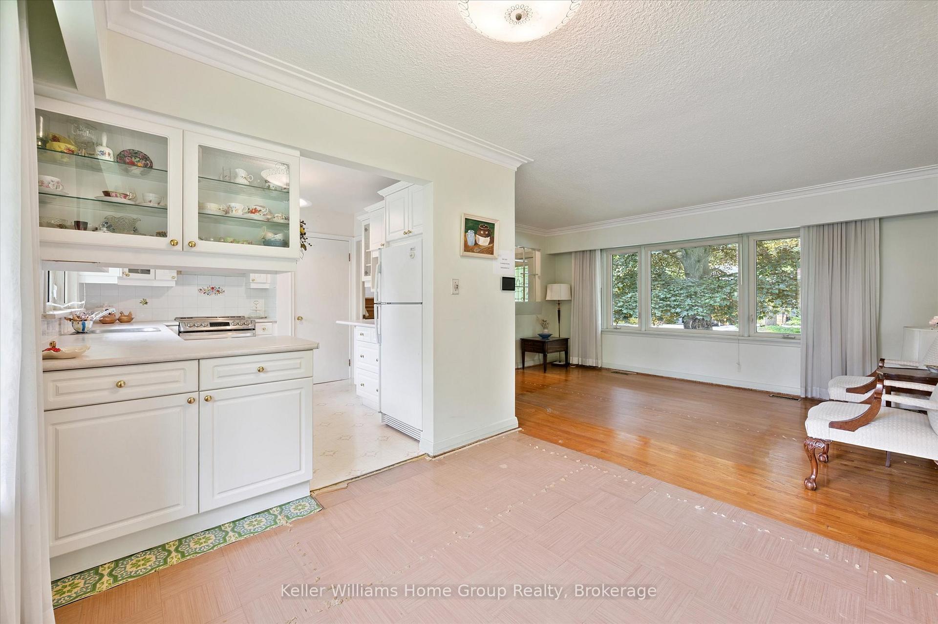 Photo 13 of 34 Hales Crescent, Guelph, Dovercliffe Park/Old University — HOMEH