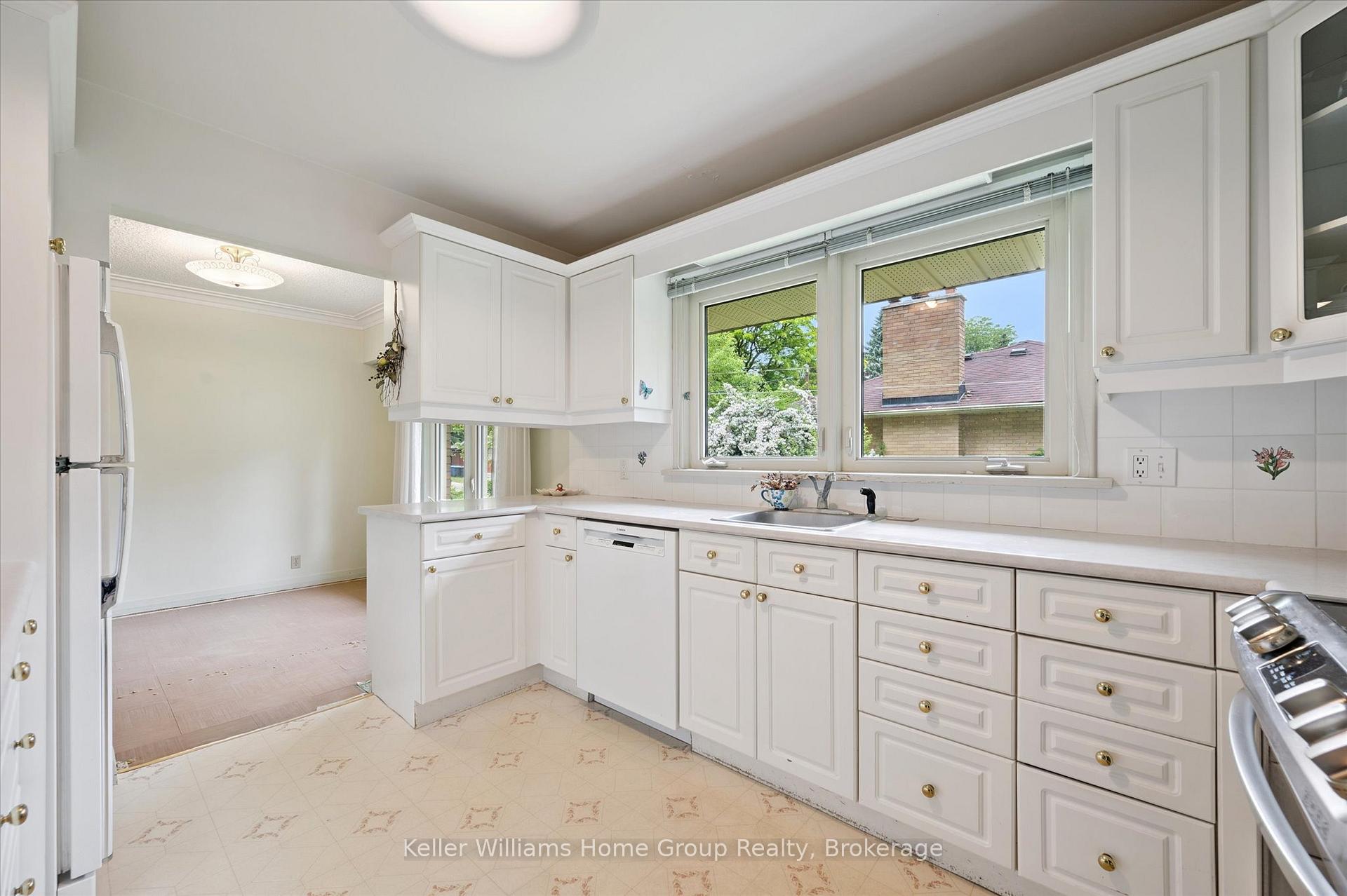 Photo 15 of 34 Hales Crescent, Guelph, Dovercliffe Park/Old University — HOMEH