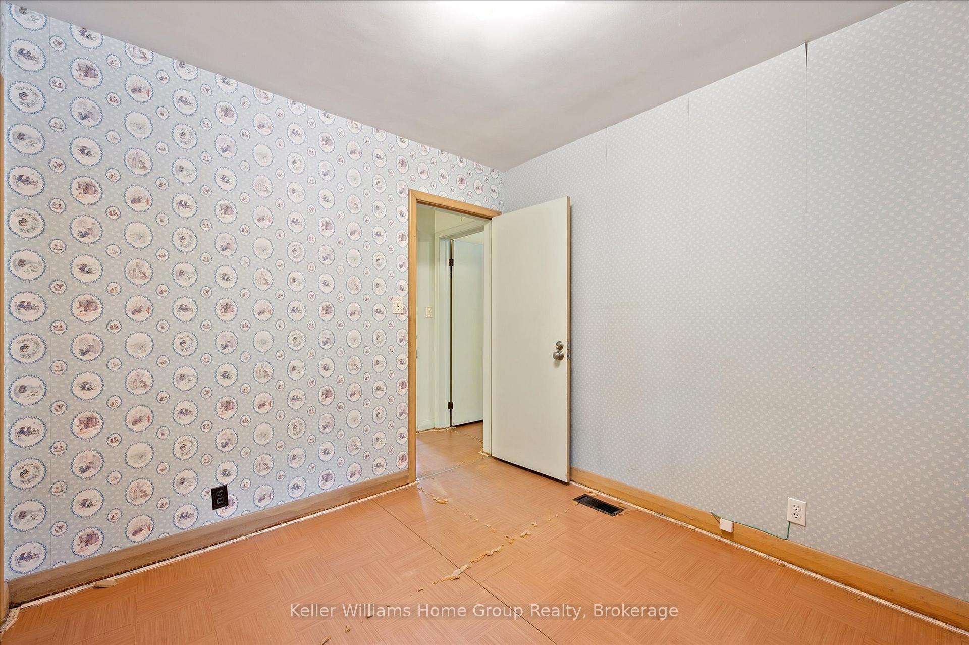 Photo 18 of 34 Hales Crescent, Guelph, Dovercliffe Park/Old University — HOMEH
