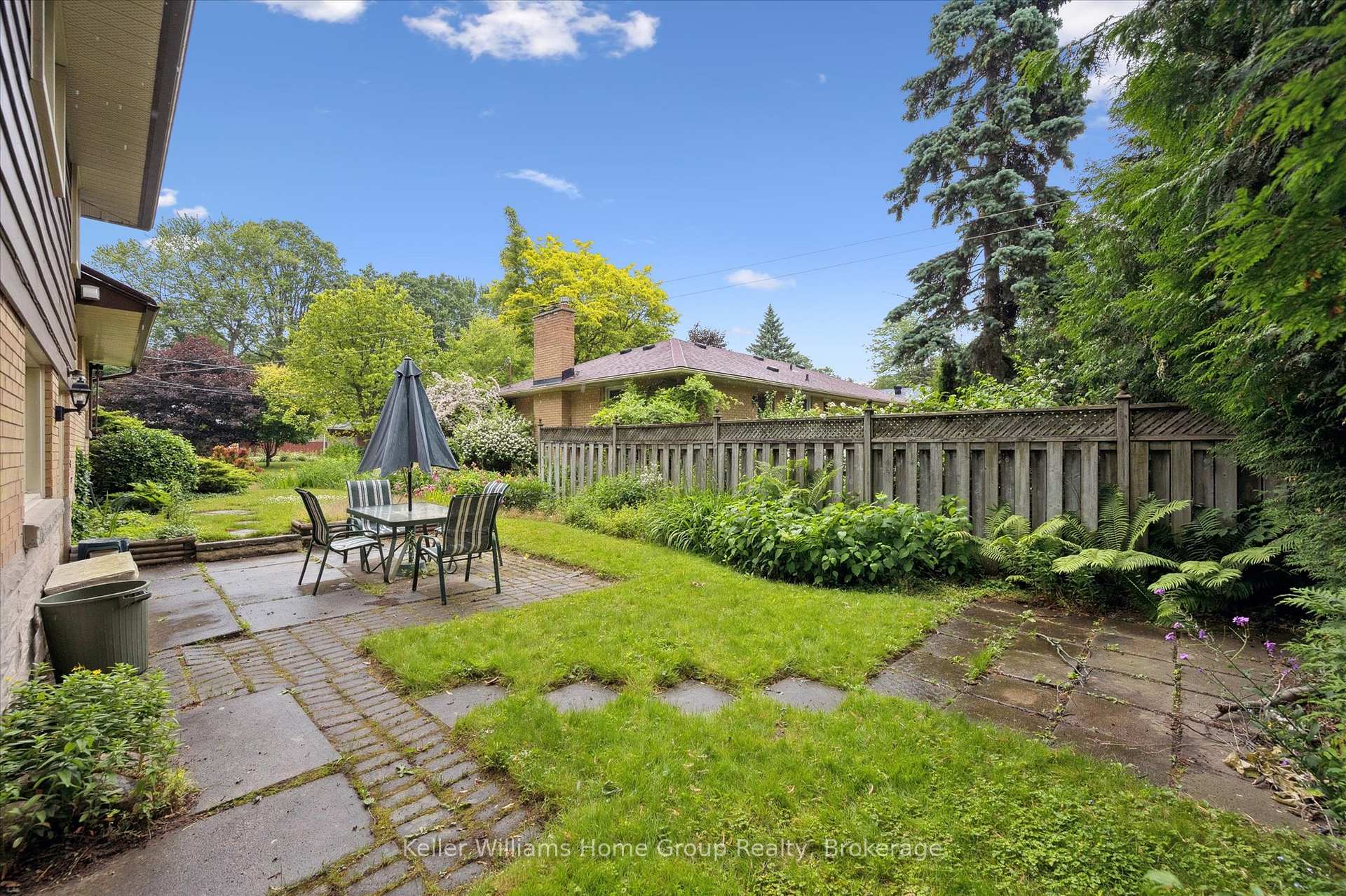 Photo 32 of 34 Hales Crescent, Guelph, Dovercliffe Park/Old University — HOMEH