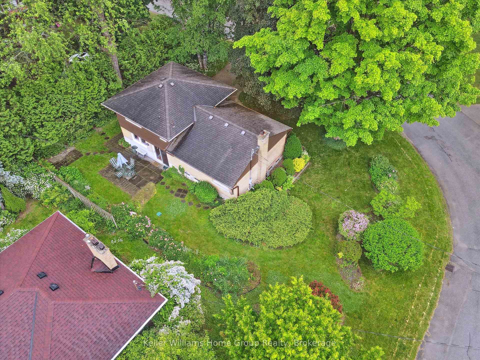 Photo 38 of 34 Hales Crescent, Guelph, Dovercliffe Park/Old University — HOMEH