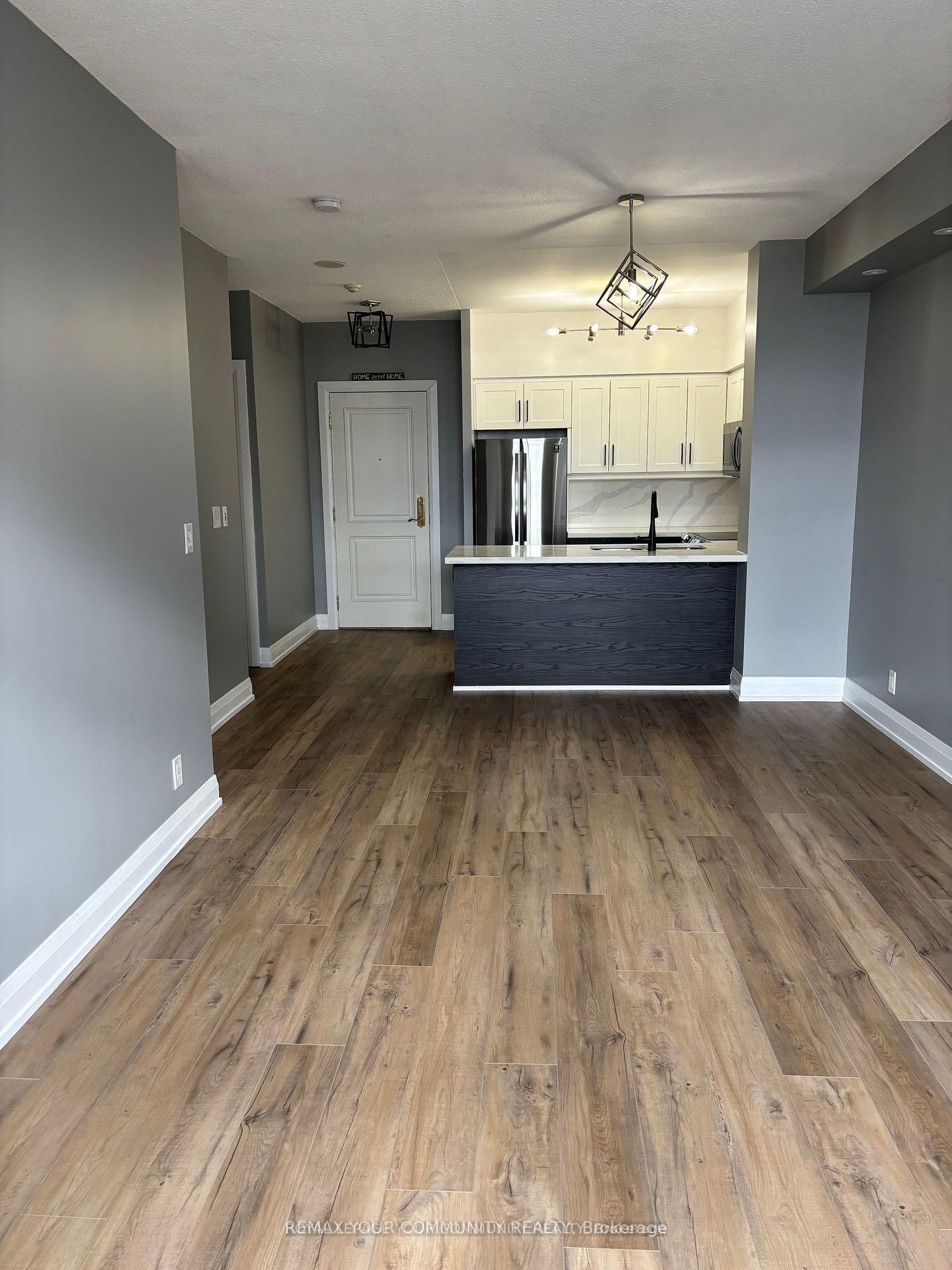 Photo 4 of Unit 1002, 9225 Jane St, Vaughan, Maple — HOMEH