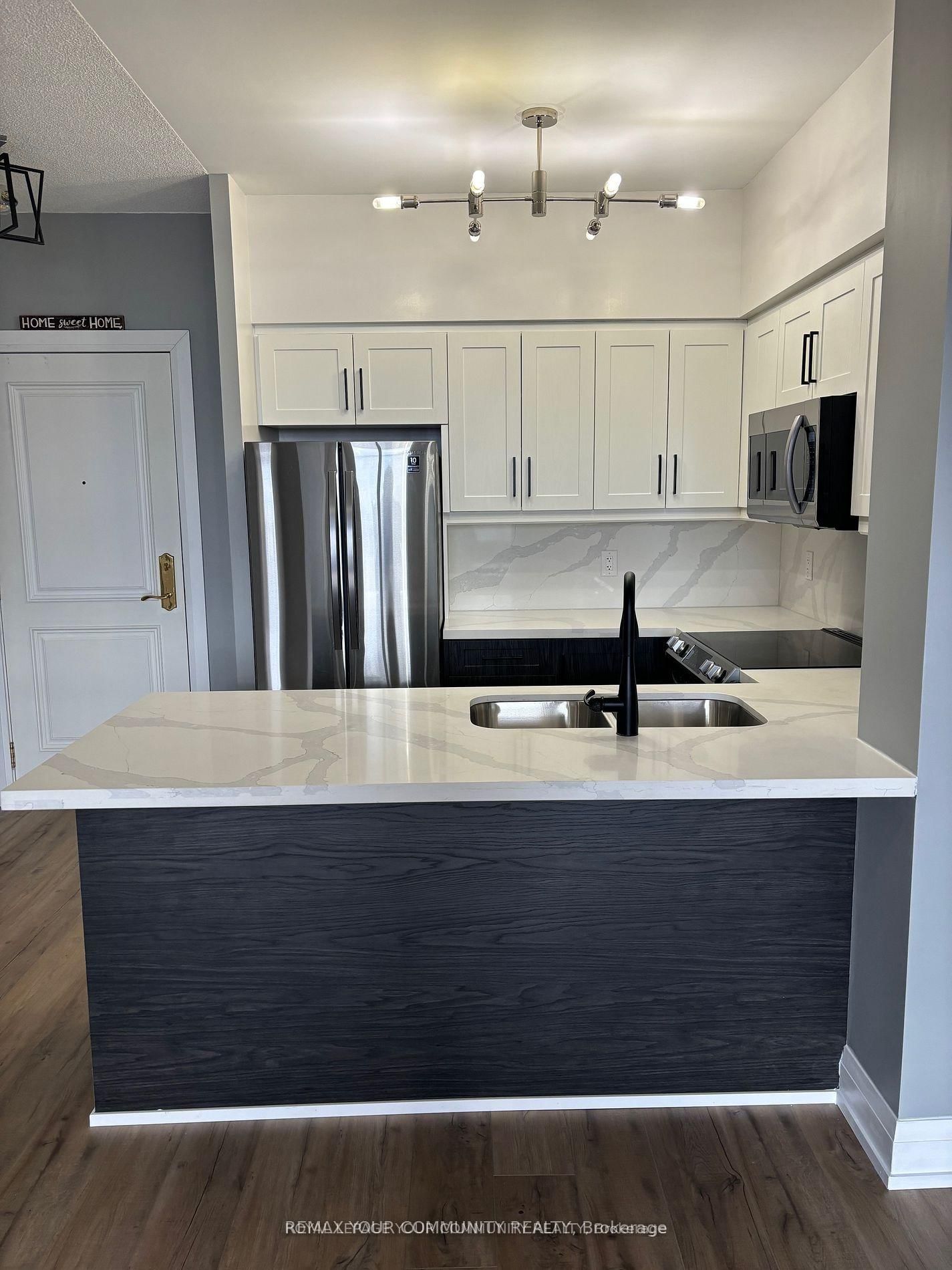 Photo 5 of Unit 1002, 9225 Jane St, Vaughan, Maple — HOMEH
