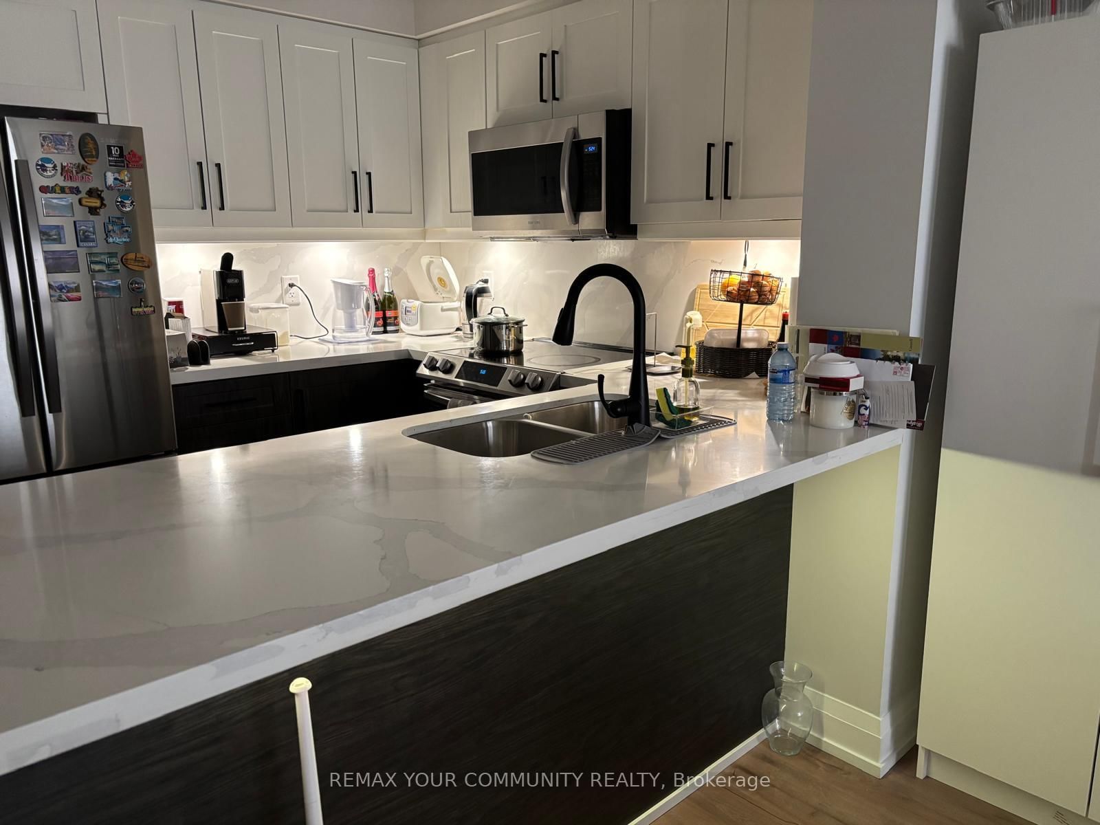 Photo 6 of Unit 1002, 9225 Jane St, Vaughan, Maple — HOMEH