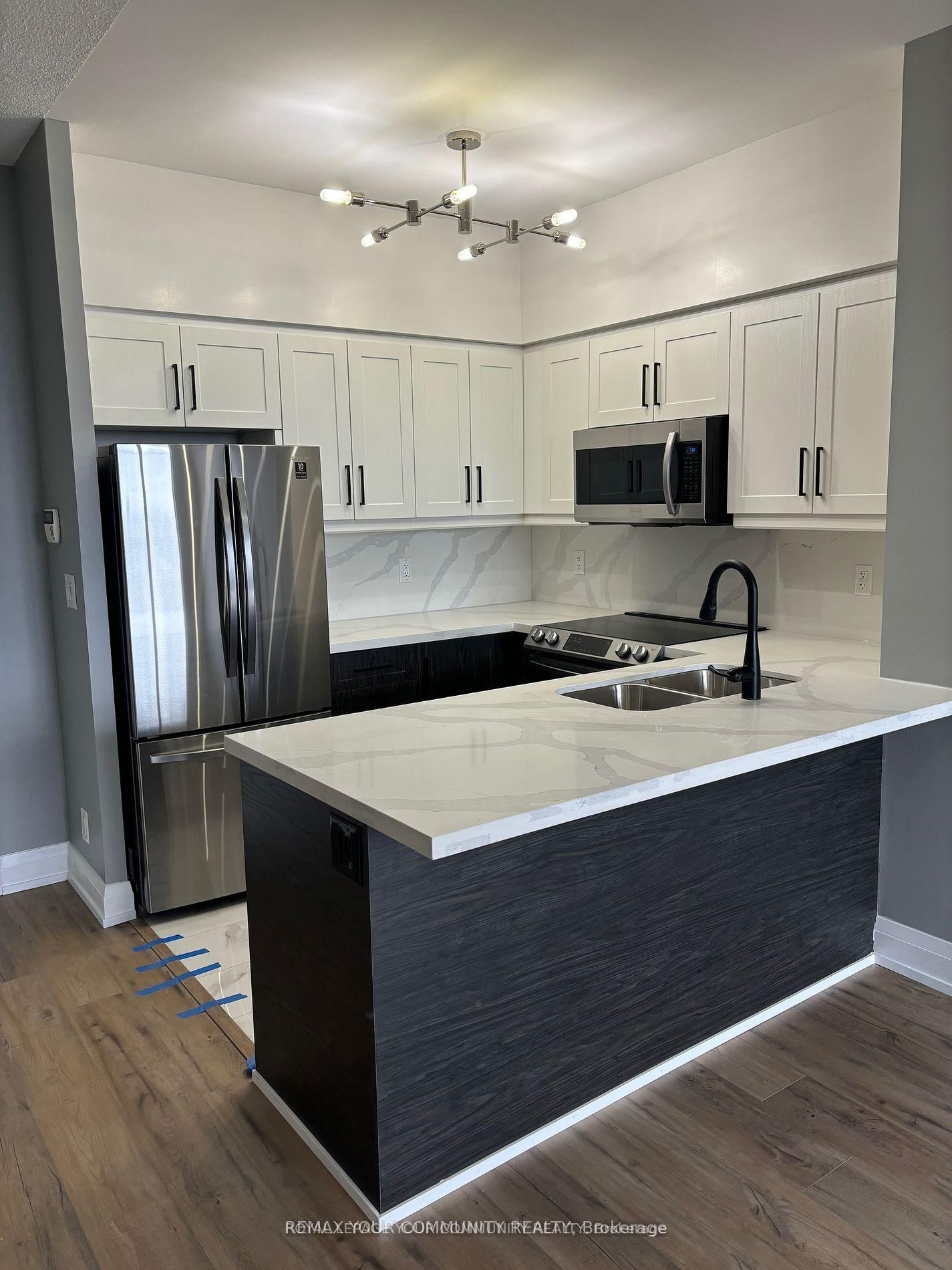 Photo 7 of Unit 1002, 9225 Jane St, Vaughan, Maple — HOMEH