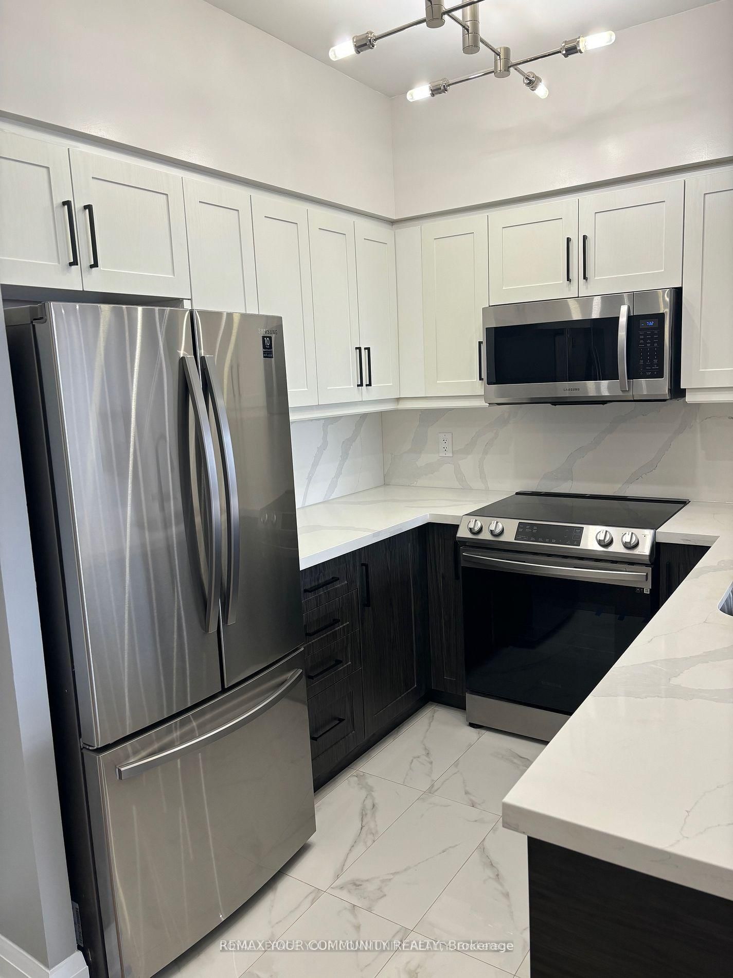 Photo 8 of Unit 1002, 9225 Jane St, Vaughan, Maple — HOMEH