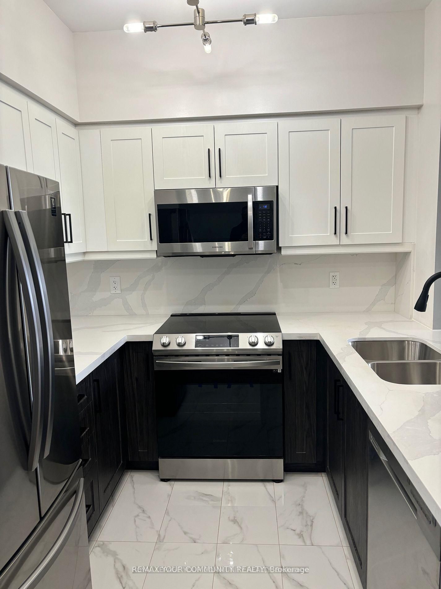 Photo 9 of Unit 1002, 9225 Jane St, Vaughan, Maple — HOMEH