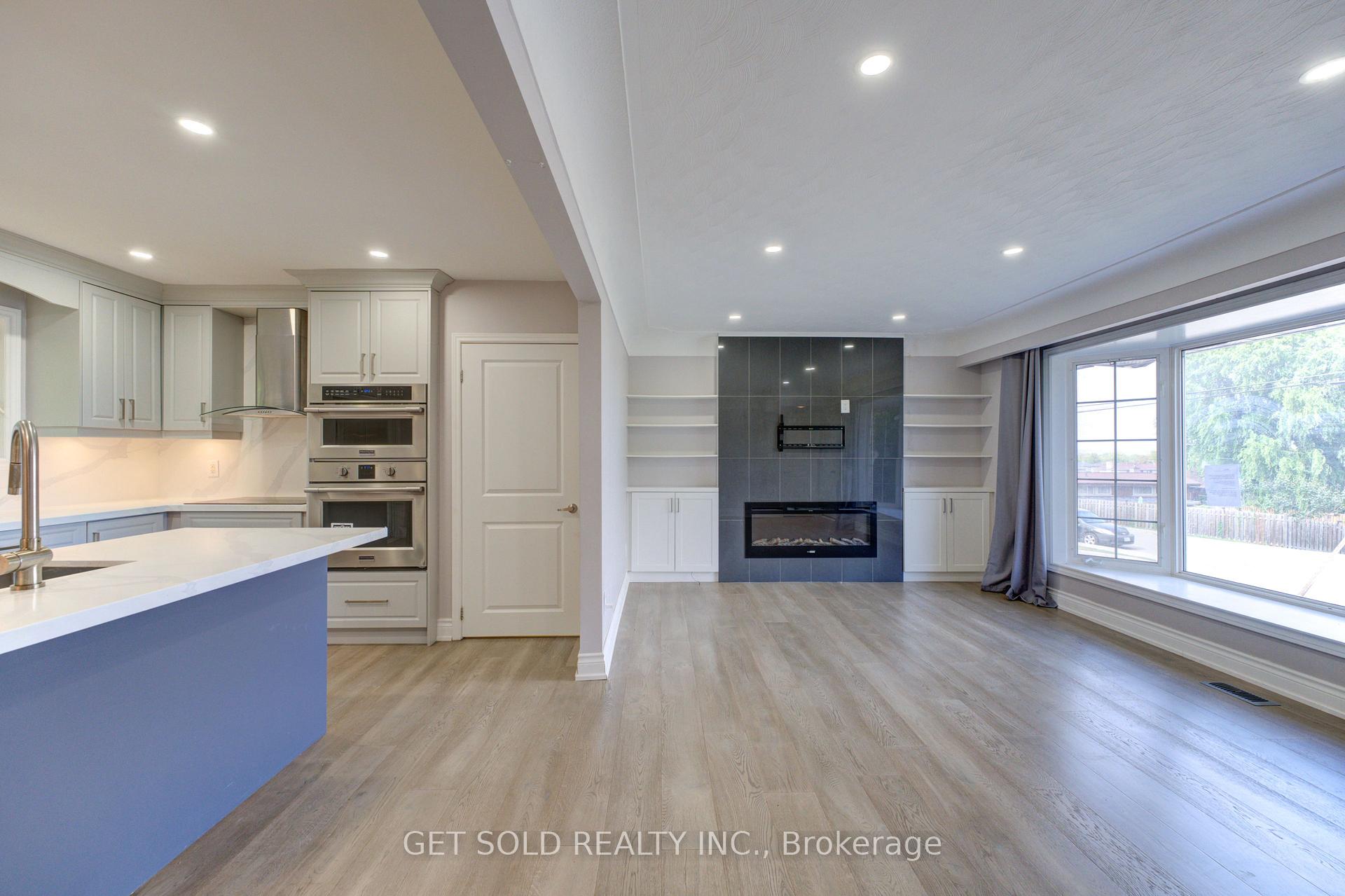 Photo 2 of 132 Pine Drive, Hamilton, Stoney Creek — HOMEH
