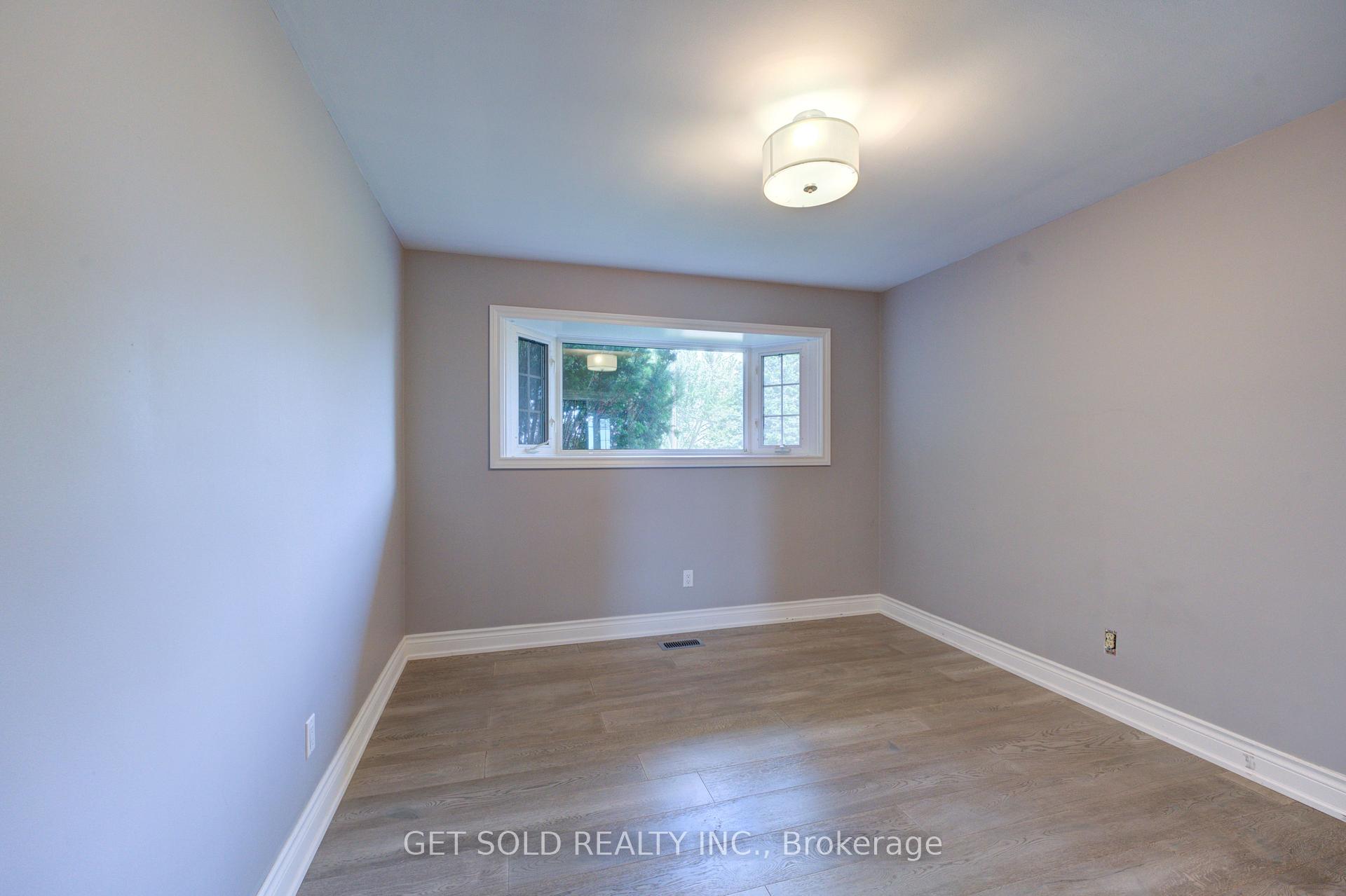 Photo 7 of 132 Pine Drive, Hamilton, Stoney Creek — HOMEH