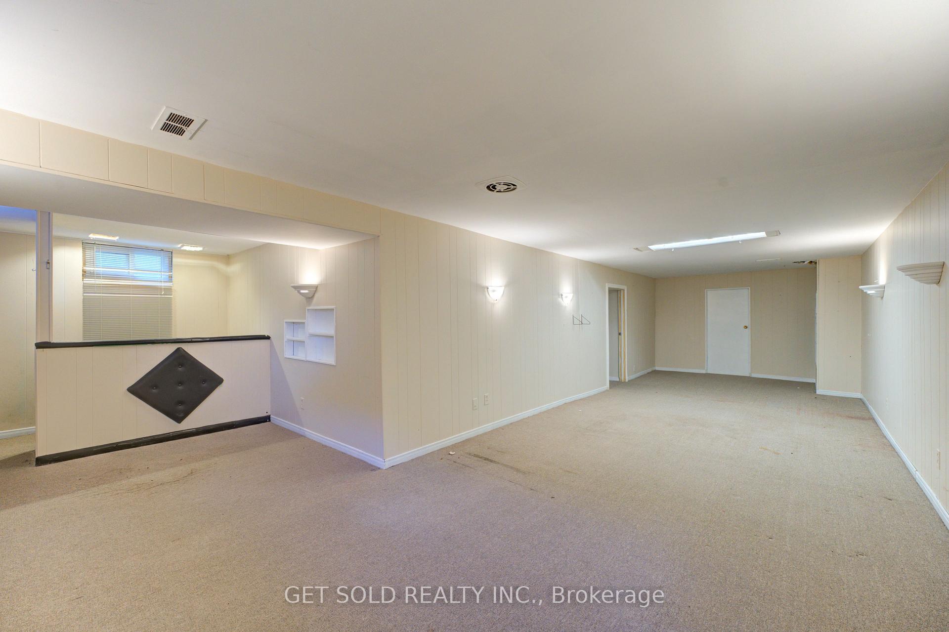 Photo 11 of 132 Pine Drive, Hamilton, Stoney Creek — HOMEH