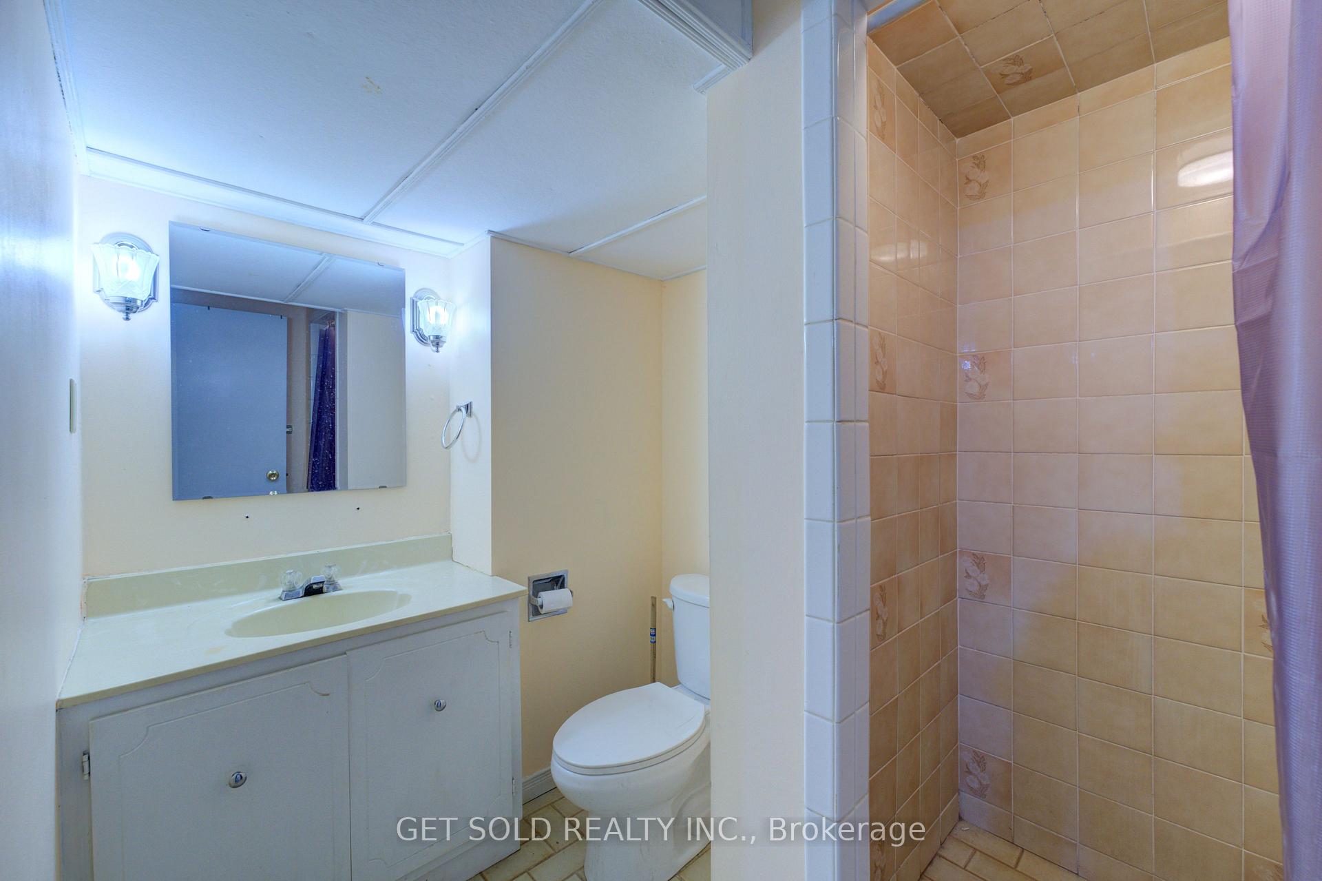 Photo 13 of 132 Pine Drive, Hamilton, Stoney Creek — HOMEH