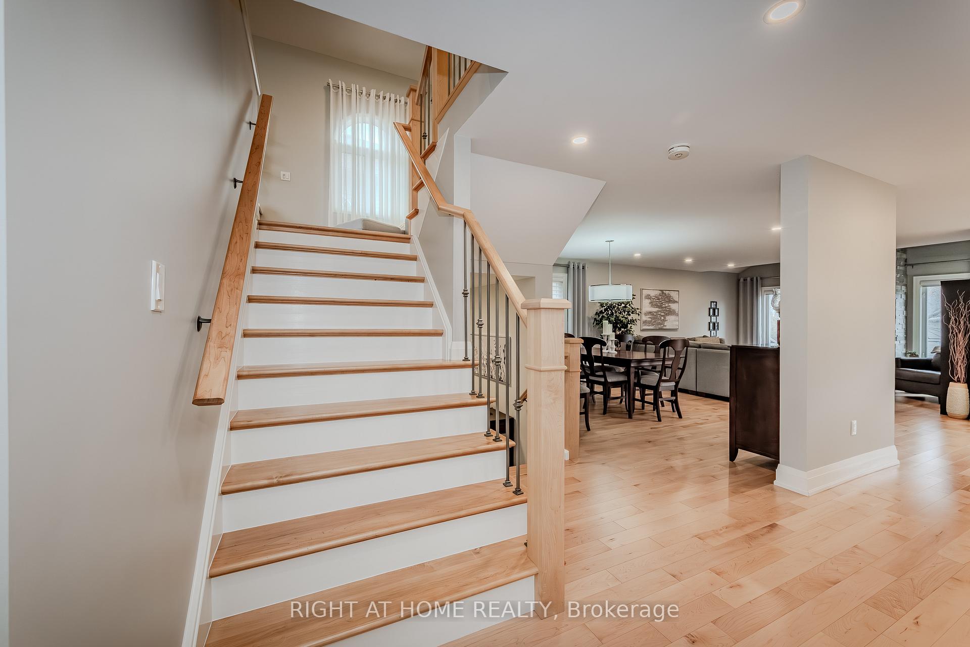 Photo 20 of 9 Peer Drive, Guelph, Kortright Hills — HOMEH