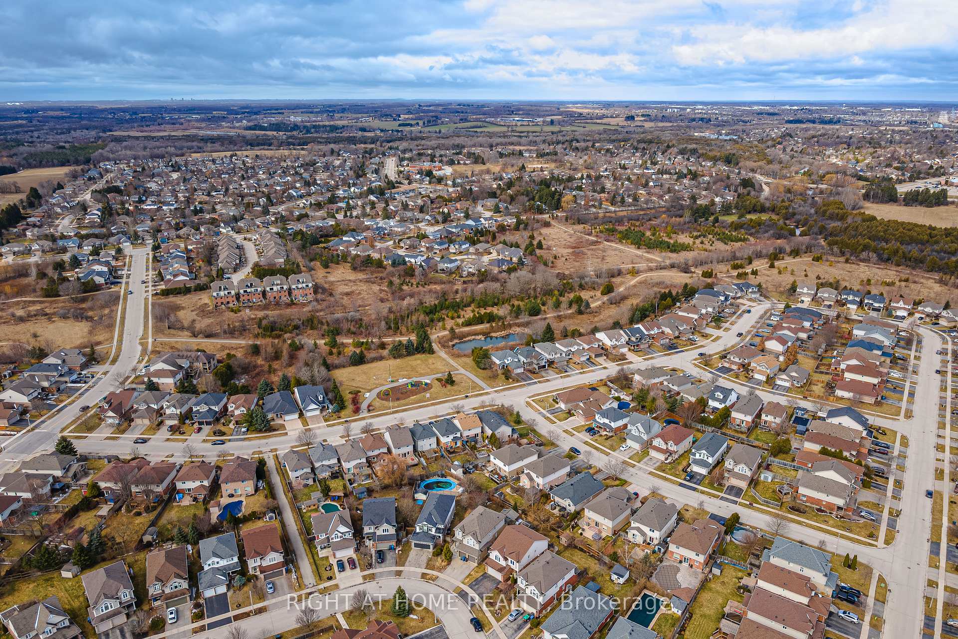 Photo 49 of 9 Peer Drive, Guelph, Kortright Hills — HOMEH