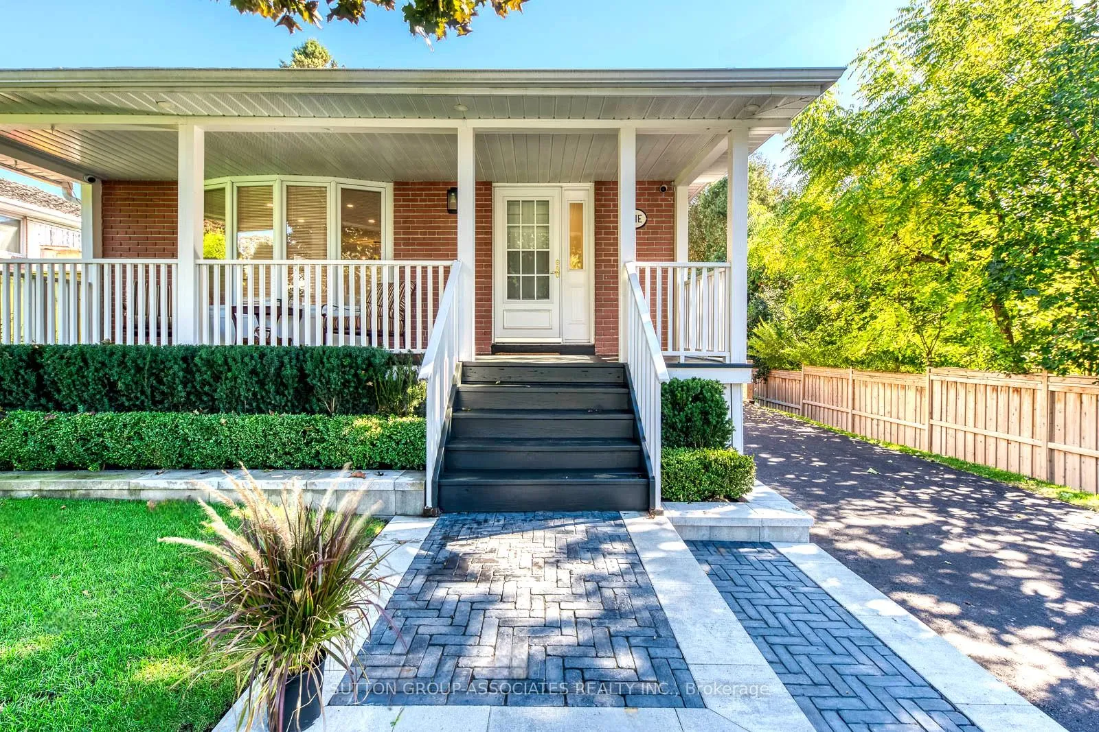 Photo 2 of 1 Laurentide Avenue, Aurora, Aurora Heights — HOMEH
