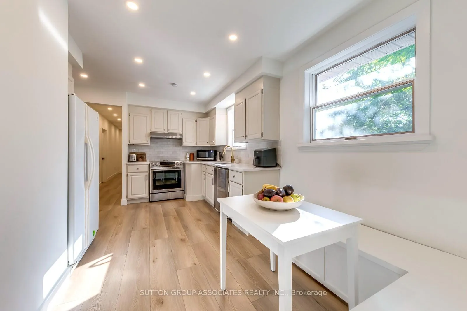 Photo 8 of 1 Laurentide Avenue, Aurora, Aurora Heights — HOMEH
