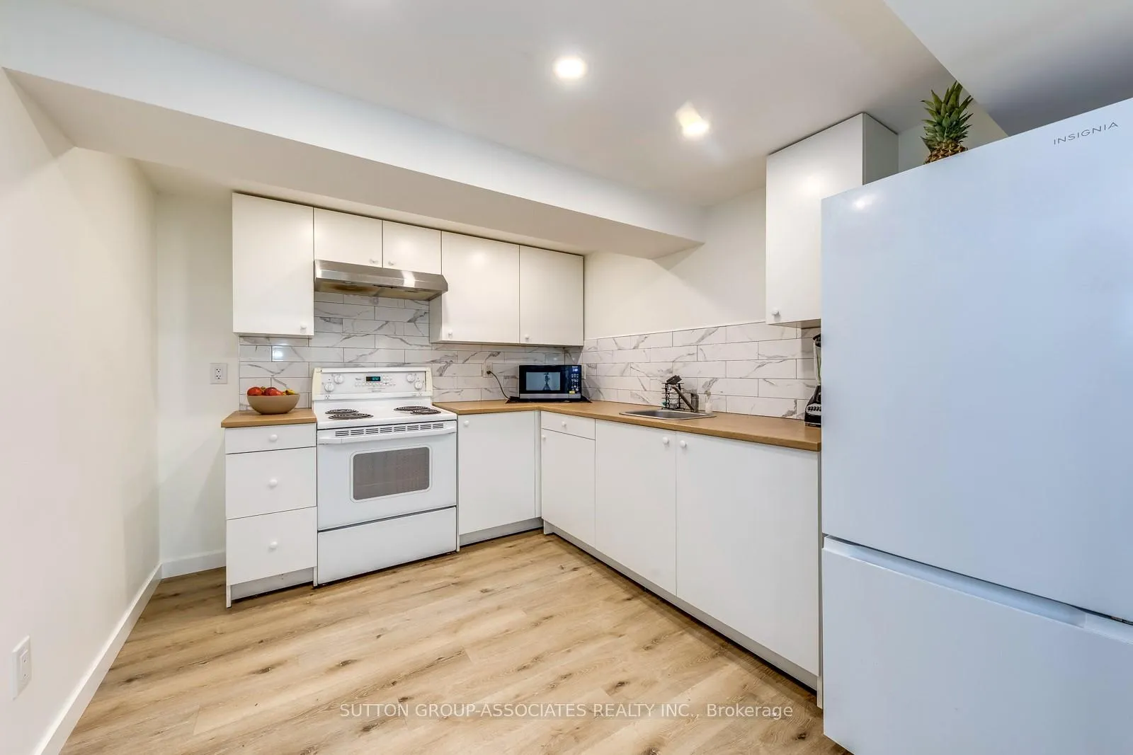 Photo 21 of 1 Laurentide Avenue, Aurora, Aurora Heights — HOMEH