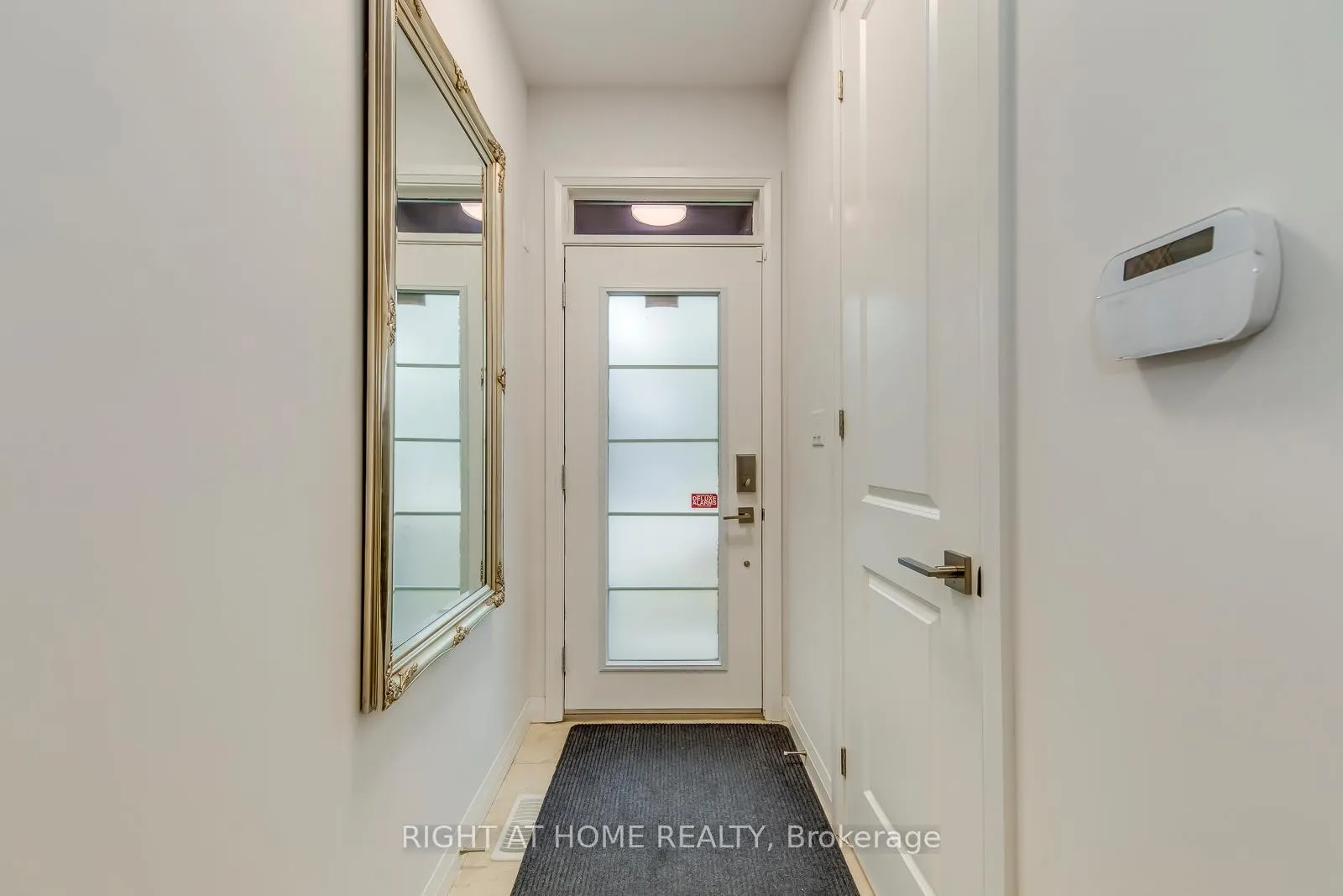 Photo 3 of 63 Burley Lane, Hamilton, Ancaster — HOMEH