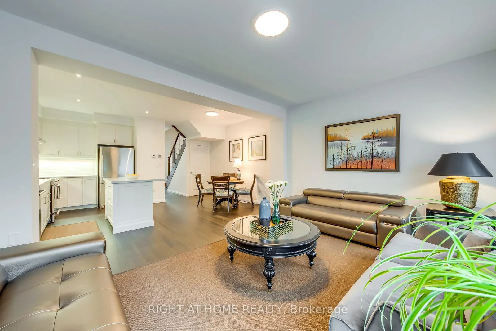 Photo 4 of 63 Burley Lane, Hamilton, Ancaster — HOMEH