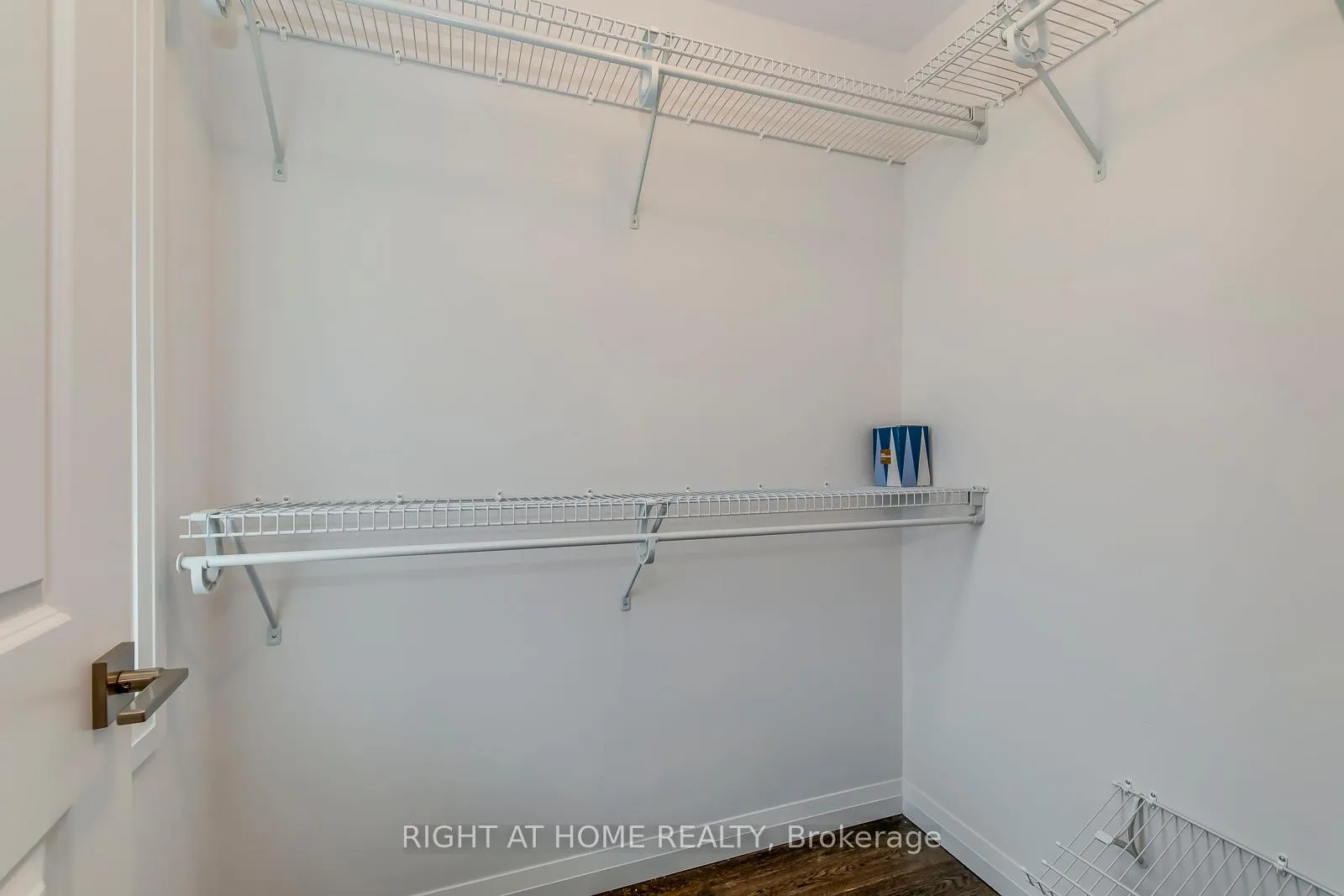 Photo 15 of 63 Burley Lane, Hamilton, Ancaster — HOMEH