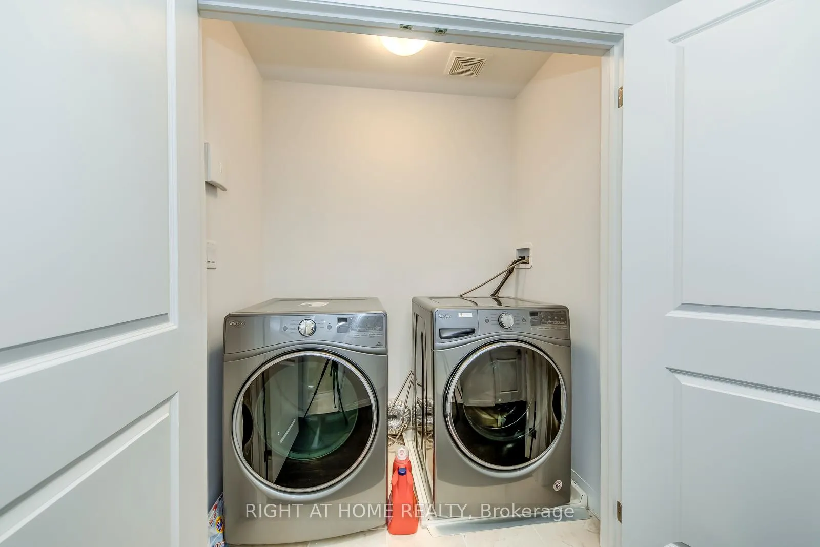 Photo 21 of 63 Burley Lane, Hamilton, Ancaster — HOMEH