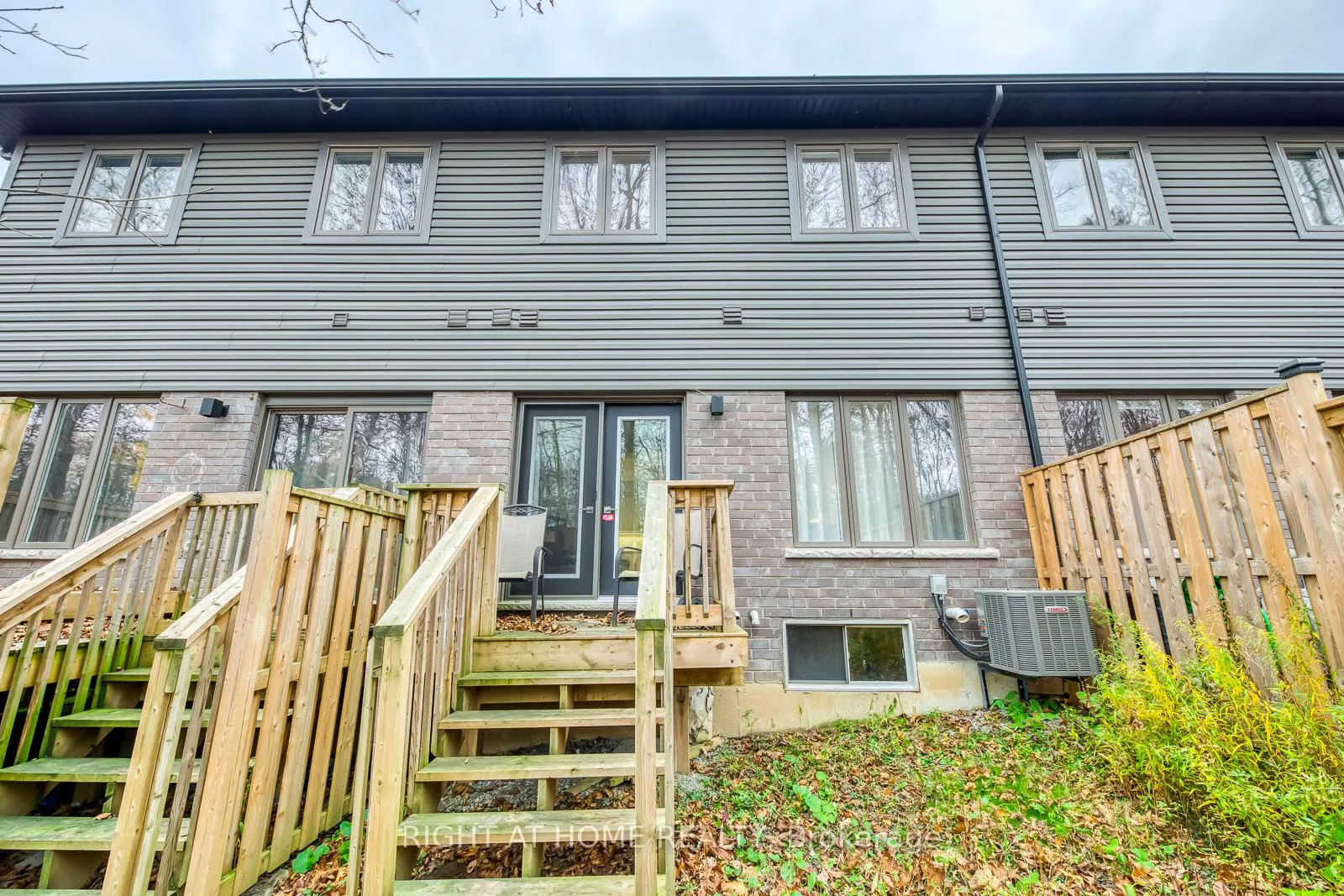Photo 23 of 63 Burley Lane, Hamilton, Ancaster — HOMEH