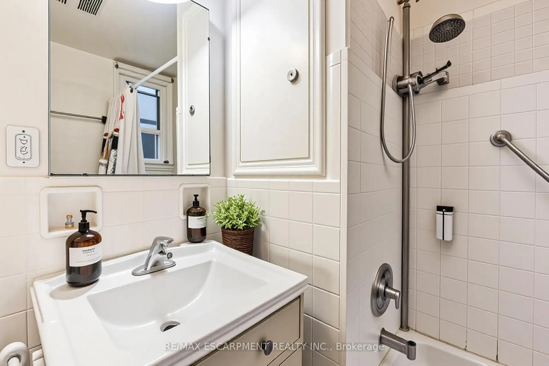 Photo 17 of 172 Markland Street, Hamilton, Durand — HOMEH
