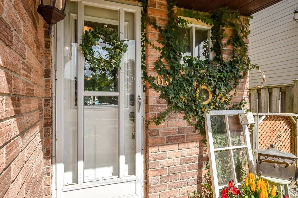 Photo 2 of 60 Corbett Drive, Barrie, Grove East — HOMEH