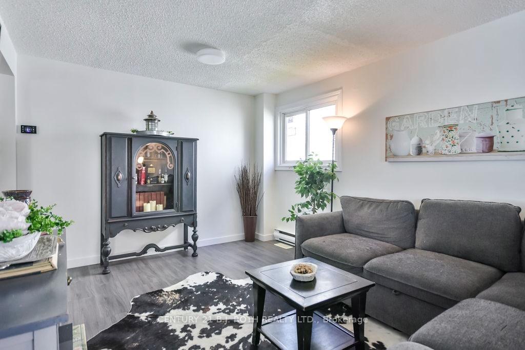 Photo 8 of 60 Corbett Drive, Barrie, Grove East — HOMEH