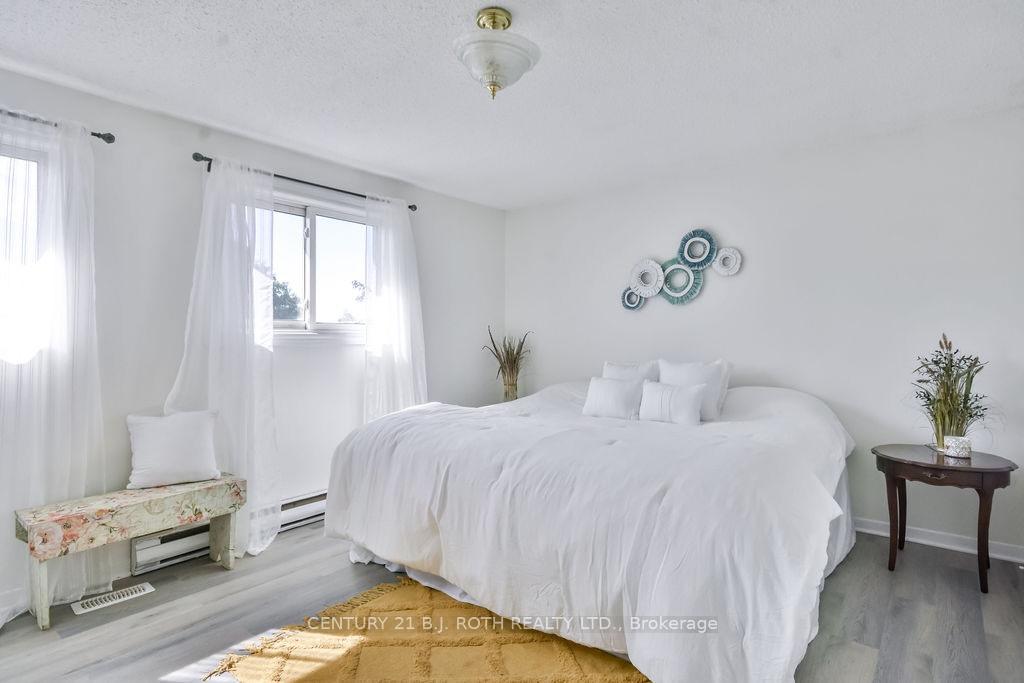 Photo 15 of 60 Corbett Drive, Barrie, Grove East — HOMEH