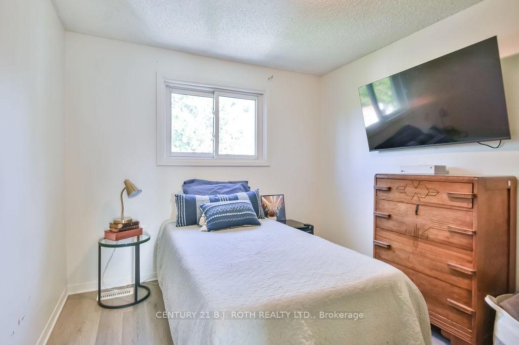 Photo 19 of 60 Corbett Drive, Barrie, Grove East — HOMEH