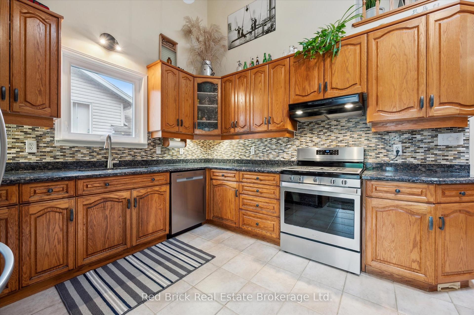 Photo 17 of 63 Flaherty Drive, Guelph, Willow West/Sugarbush/West Acres — HOMEH
