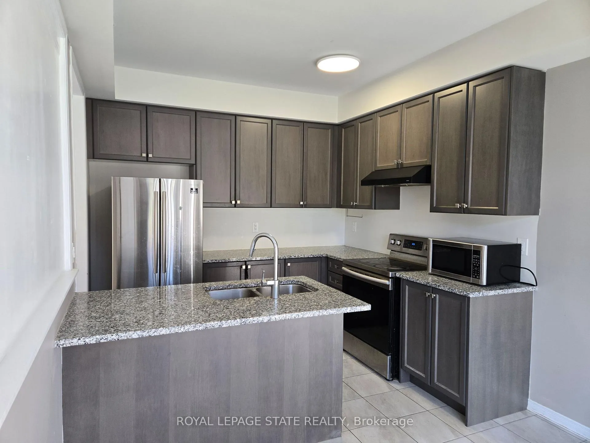 Photo 7 of 31 Cactus Crescent, Hamilton, Stoney Creek Mountain — HOMEH