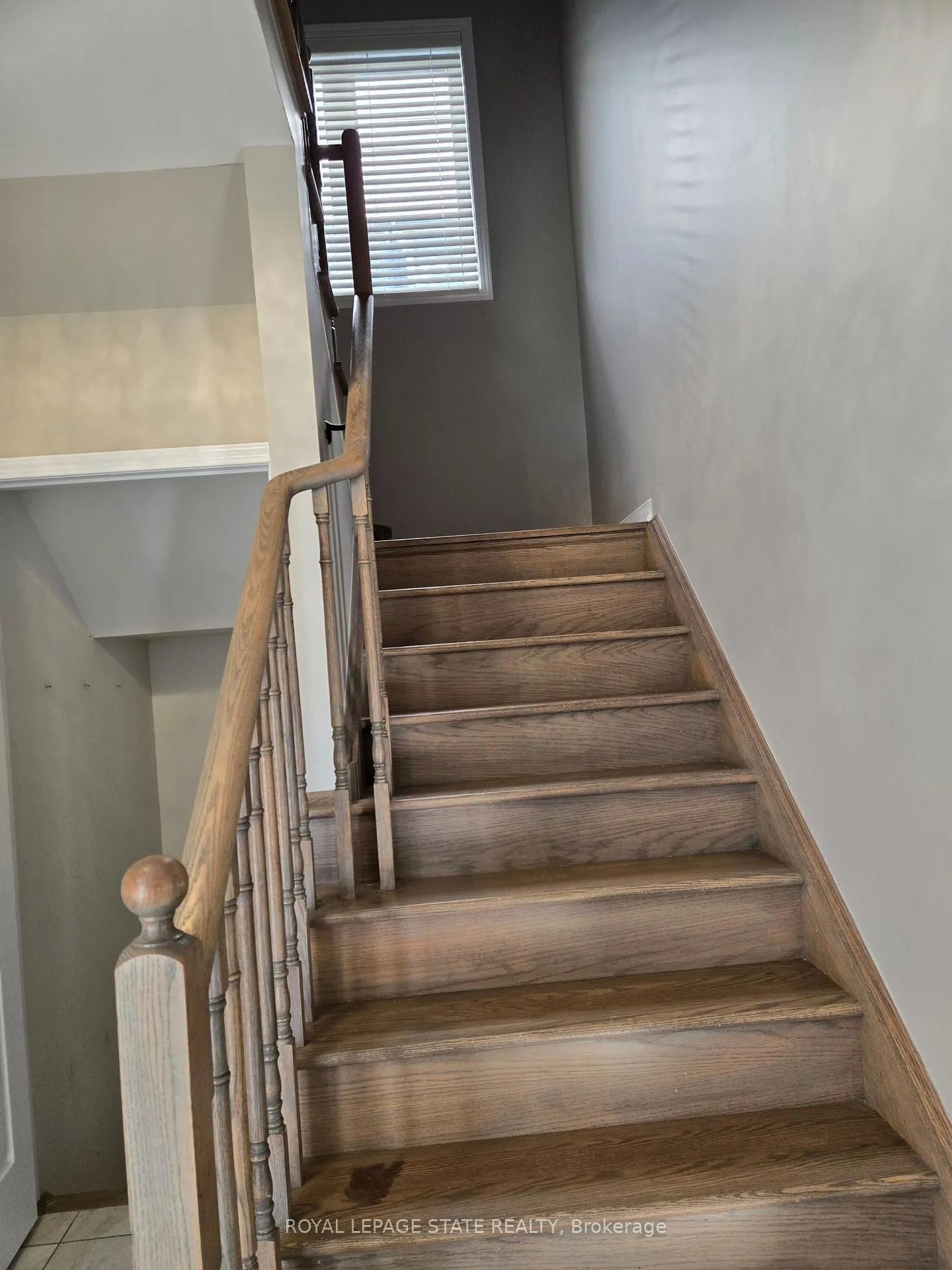 Photo 11 of 31 Cactus Crescent, Hamilton, Stoney Creek Mountain — HOMEH