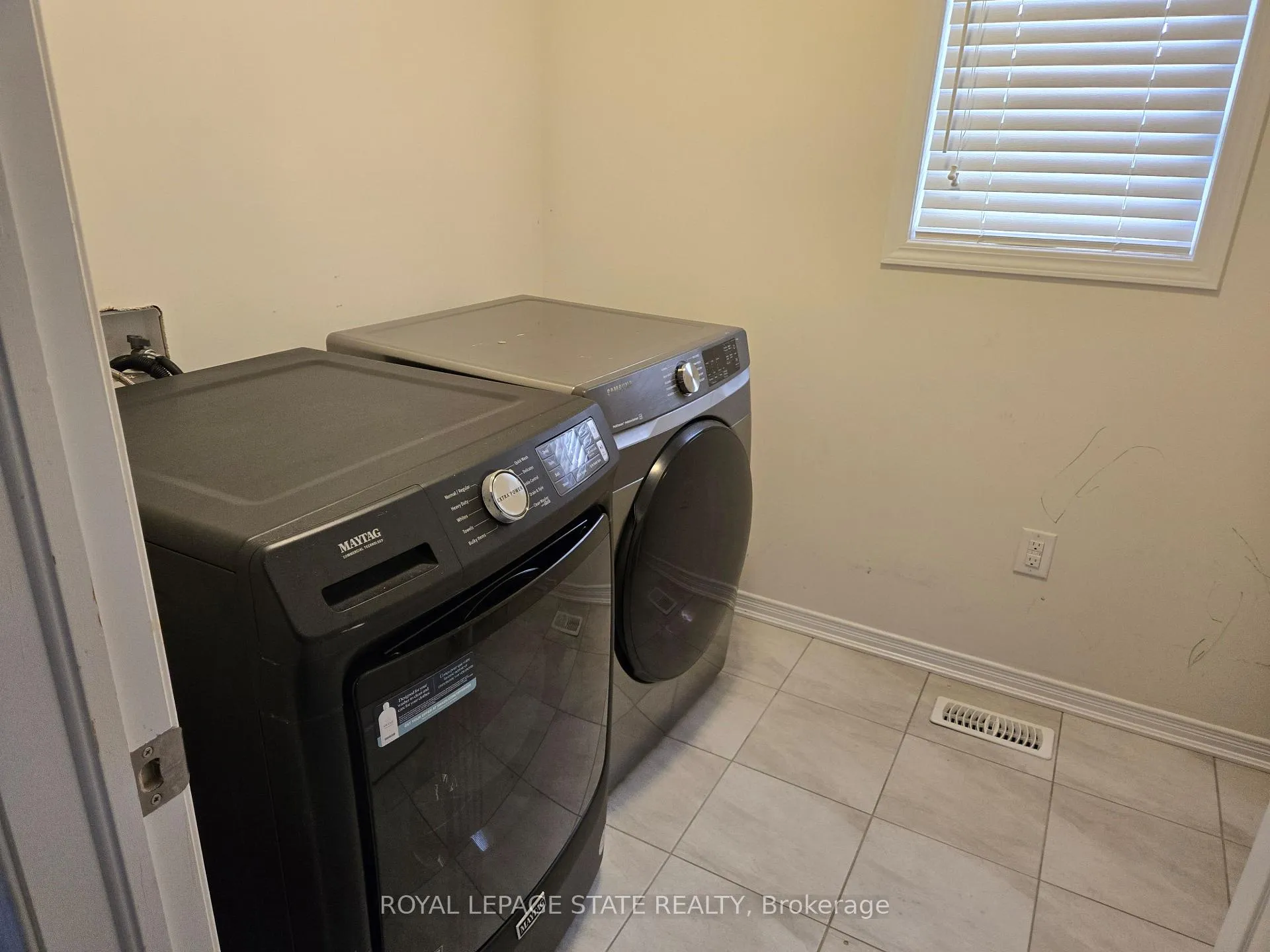 Photo 18 of 31 Cactus Crescent, Hamilton, Stoney Creek Mountain — HOMEH