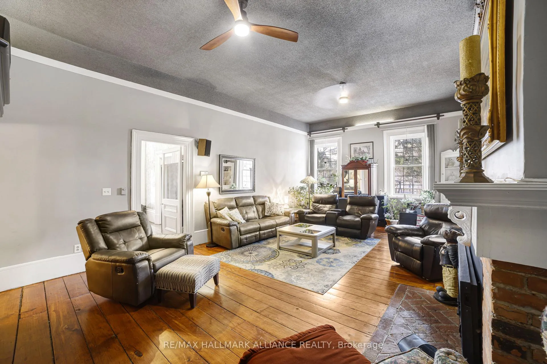 Photo 6 of 39 Lakeview Drive, Hamilton, Stoney Creek — HOMEH