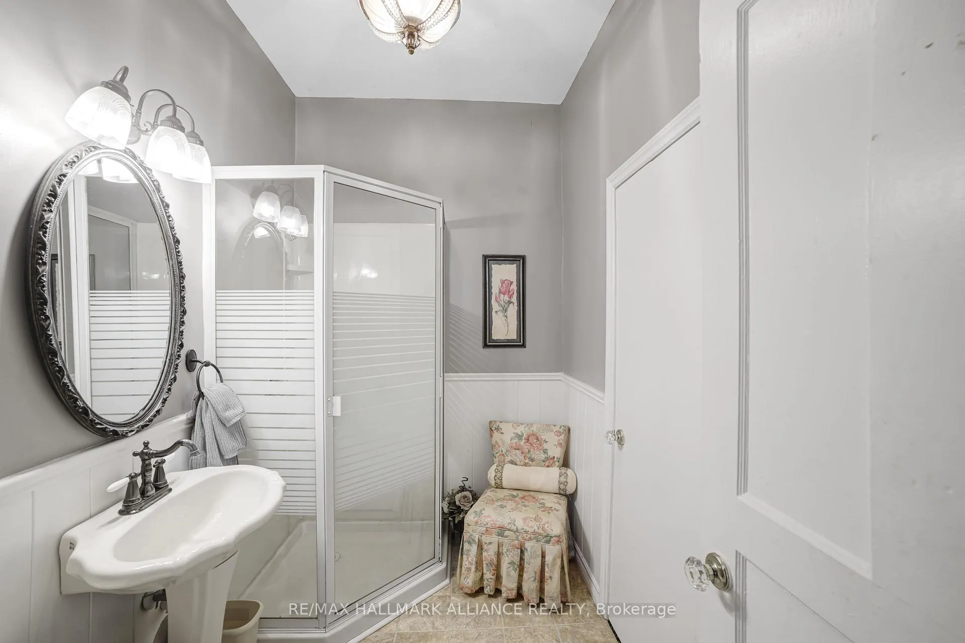 Photo 14 of 39 Lakeview Drive, Hamilton, Stoney Creek — HOMEH