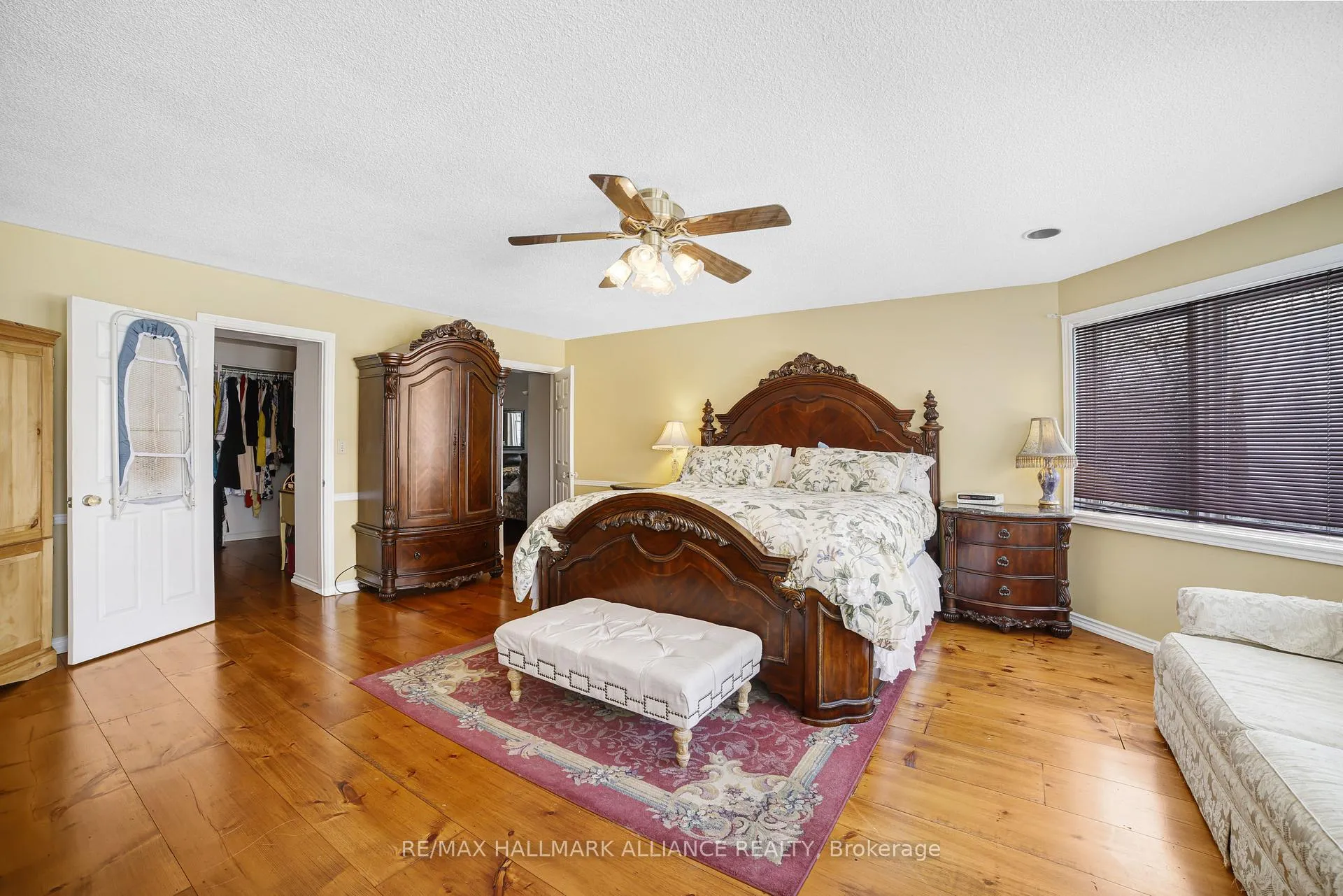 Photo 16 of 39 Lakeview Drive, Hamilton, Stoney Creek — HOMEH