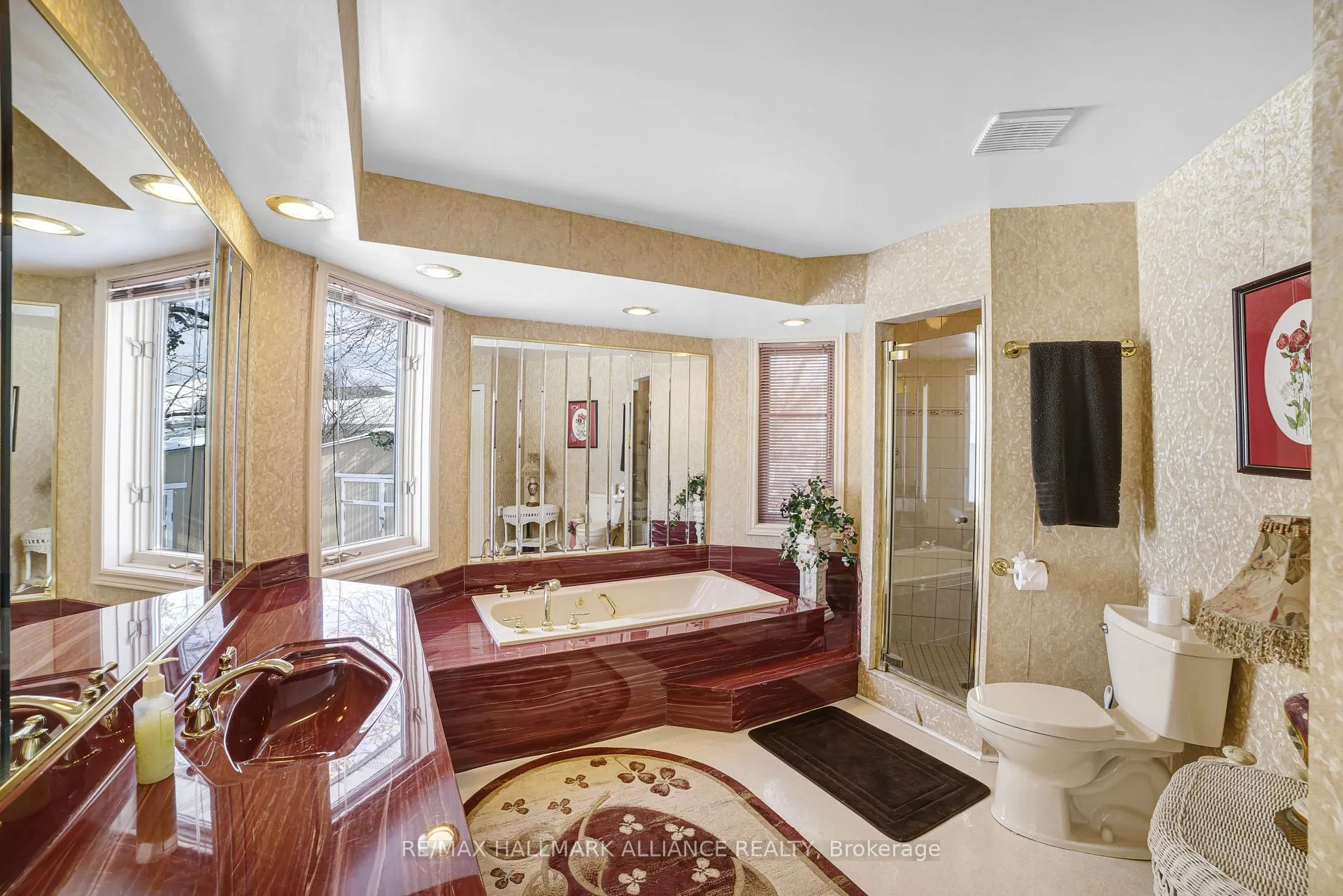 Photo 18 of 39 Lakeview Drive, Hamilton, Stoney Creek — HOMEH