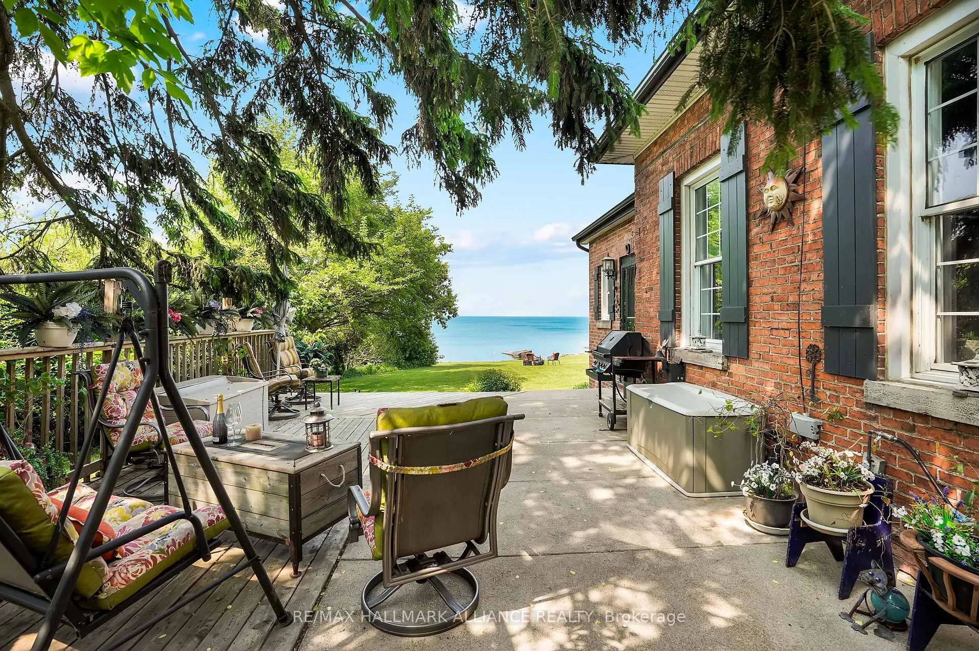 Photo 25 of 39 Lakeview Drive, Hamilton, Stoney Creek — HOMEH