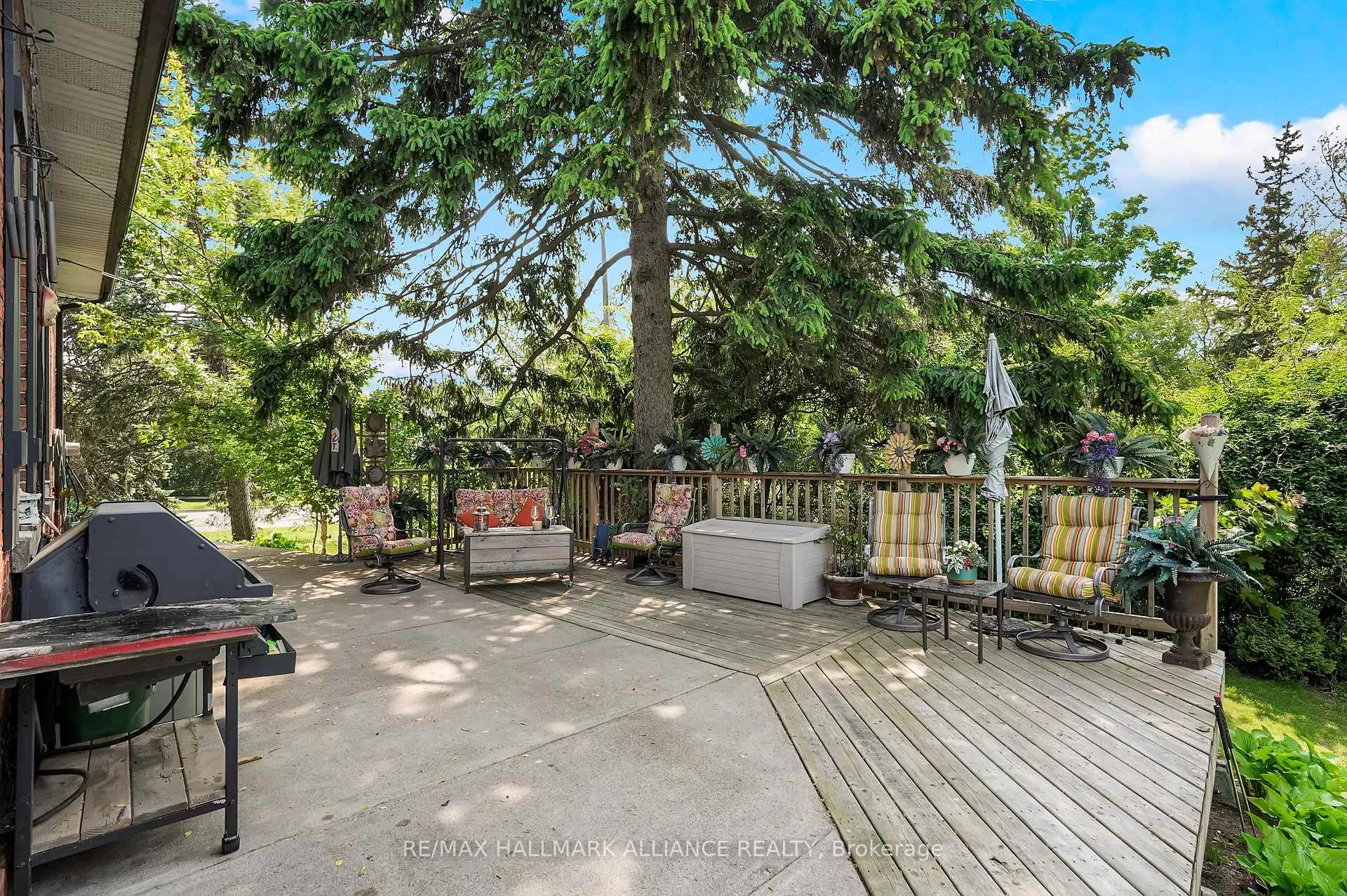 Photo 27 of 39 Lakeview Drive, Hamilton, Stoney Creek — HOMEH