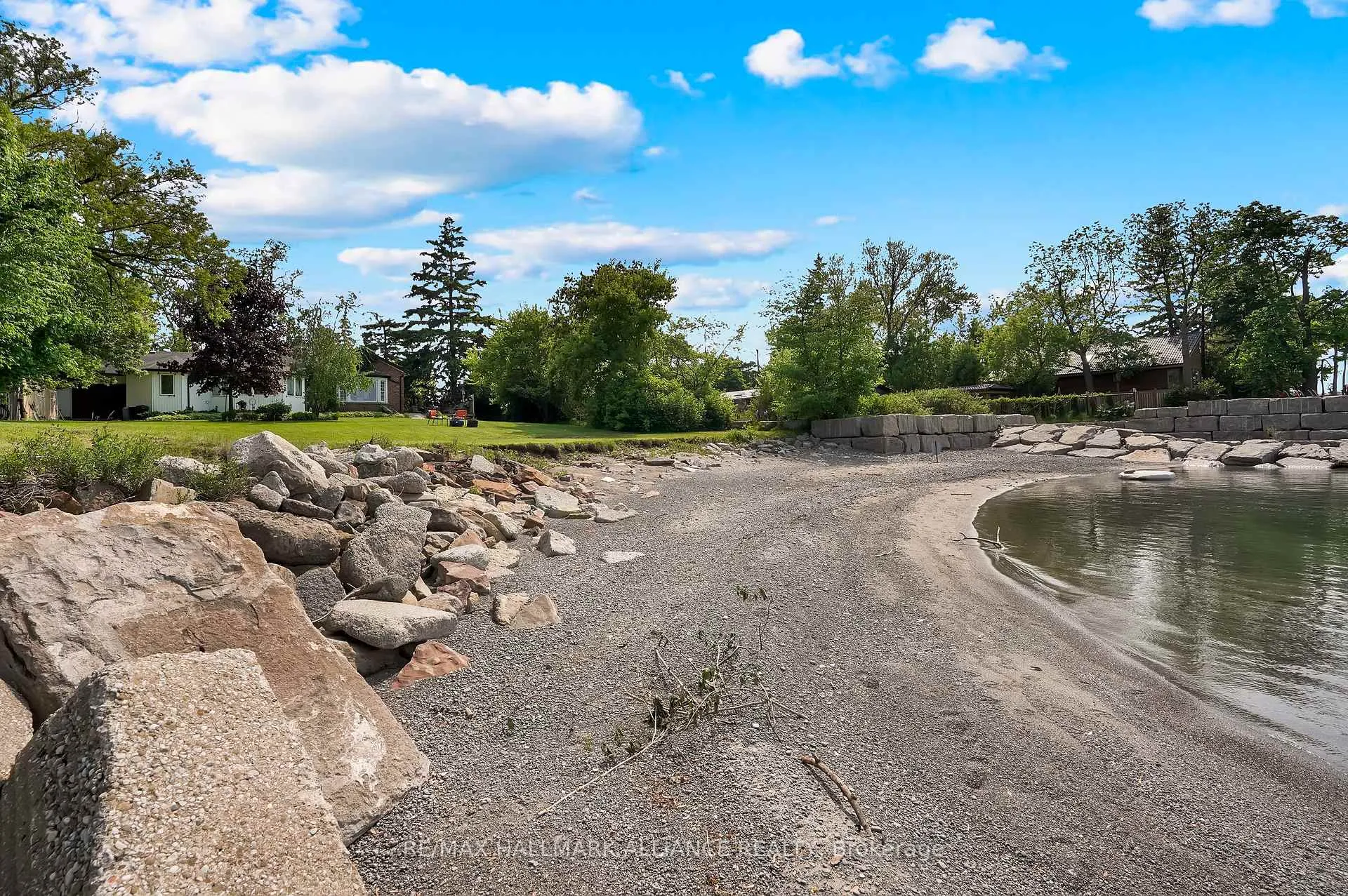 Photo 32 of 39 Lakeview Drive, Hamilton, Stoney Creek — HOMEH