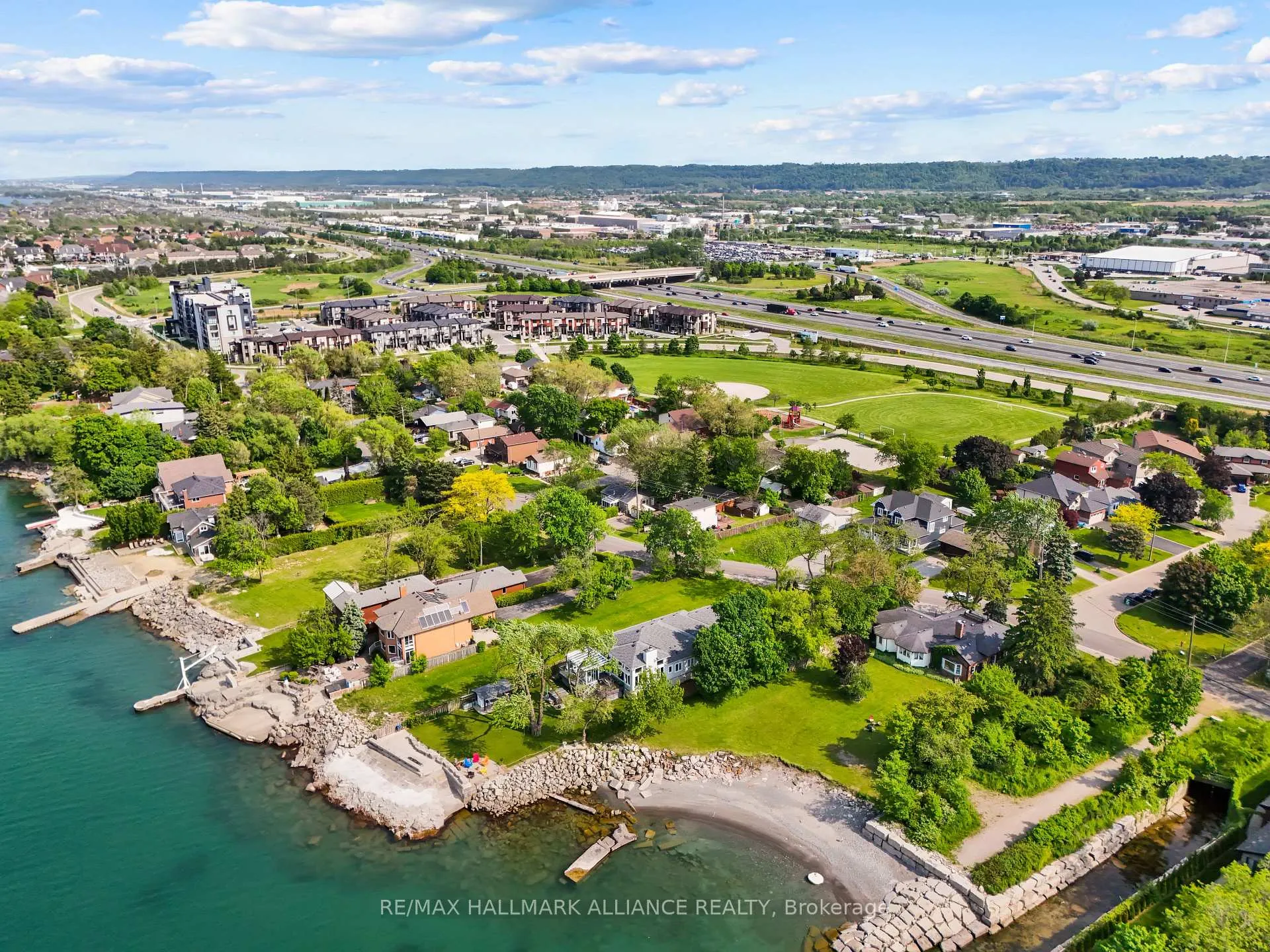 Photo 35 of 39 Lakeview Drive, Hamilton, Stoney Creek — HOMEH
