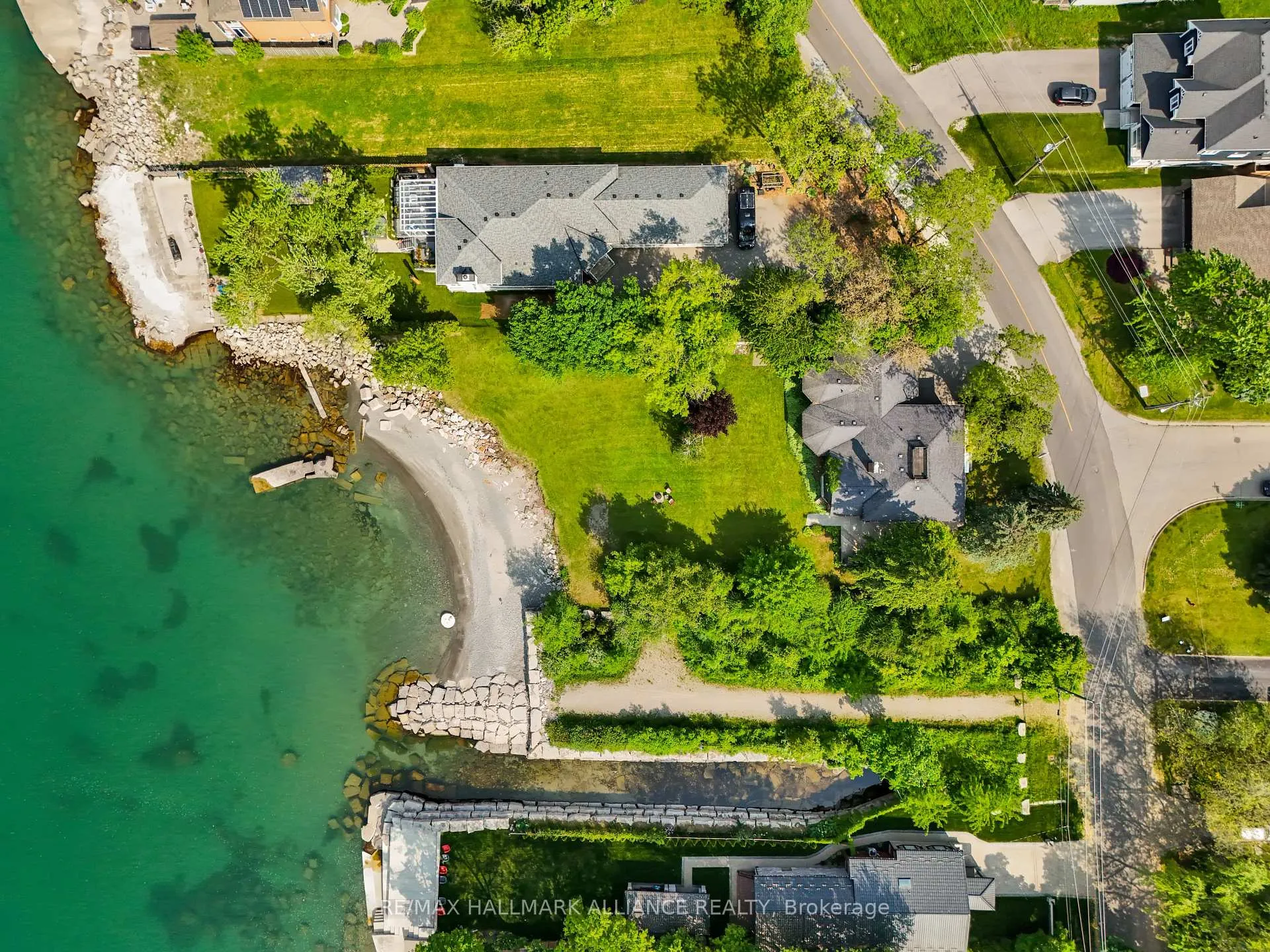 Photo 36 of 39 Lakeview Drive, Hamilton, Stoney Creek — HOMEH
